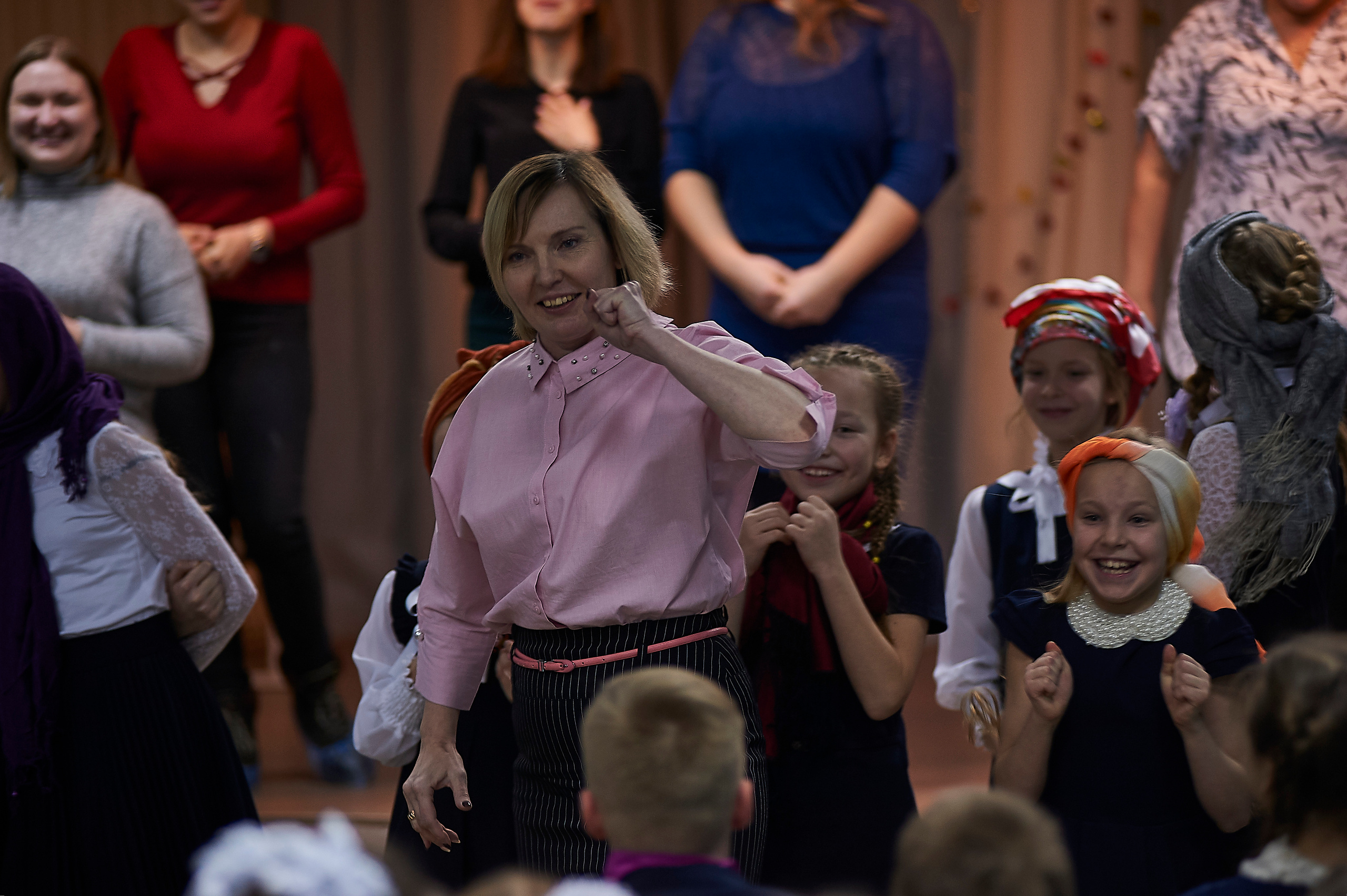 День матери в школе 53 4 Г класс 2019 год. Фото и жизнь