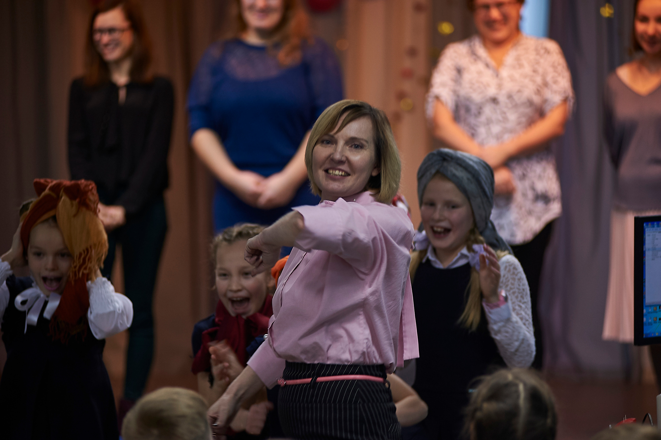 День матери в школе 53 4 Г класс 2019 год. Фото и жизнь