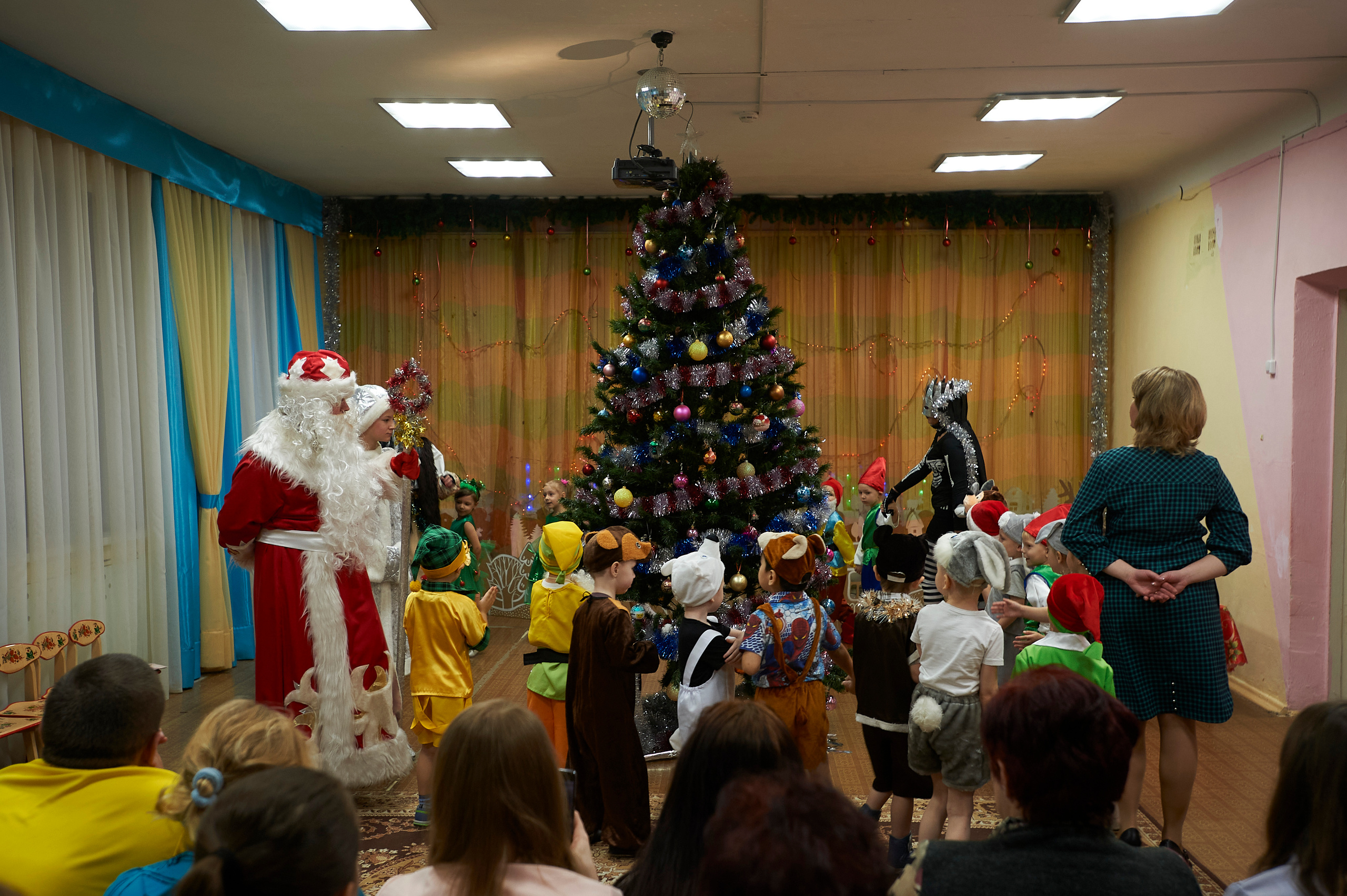 Новый год в МАДОУ 527. Фото и жизнь