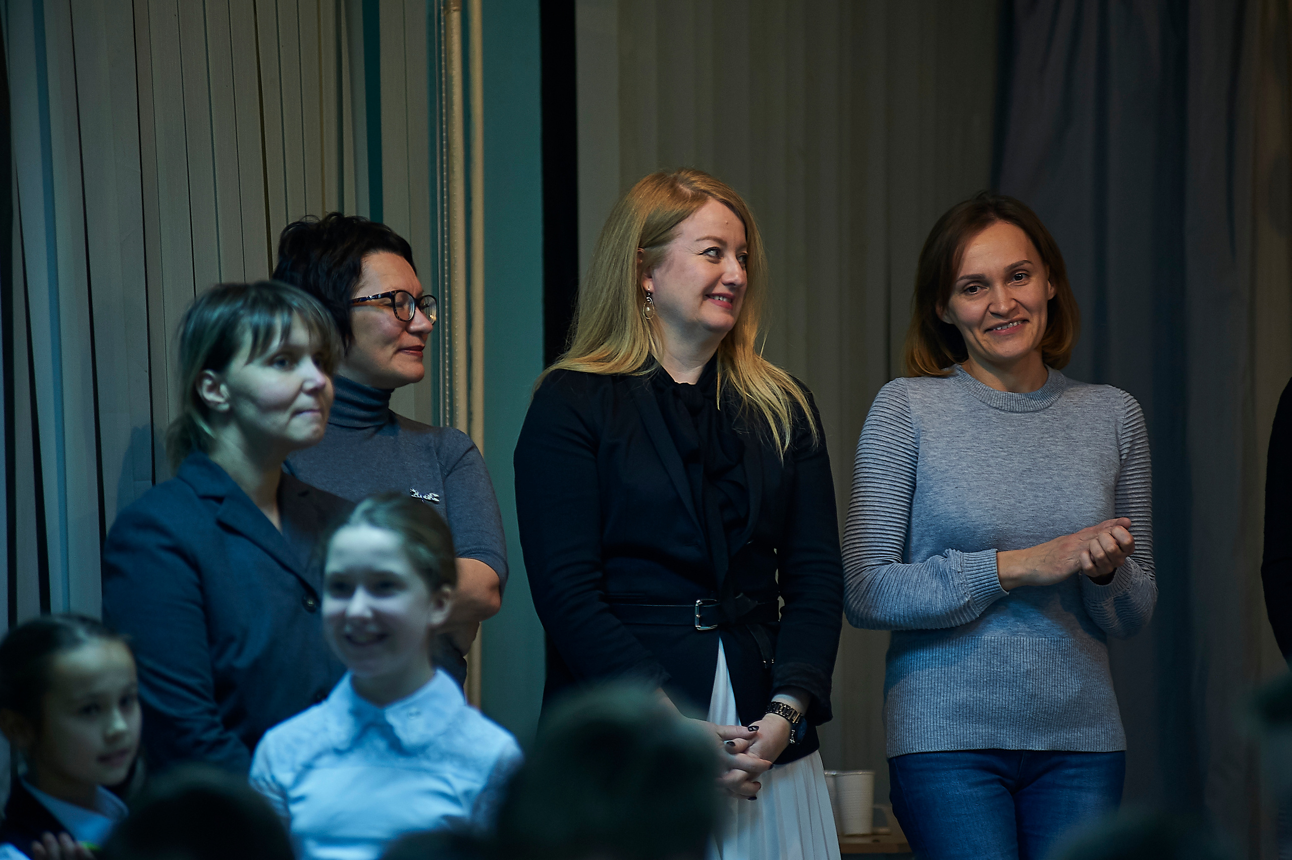 День матери в школе 53 4 Г класс 2019 год. Фото и жизнь