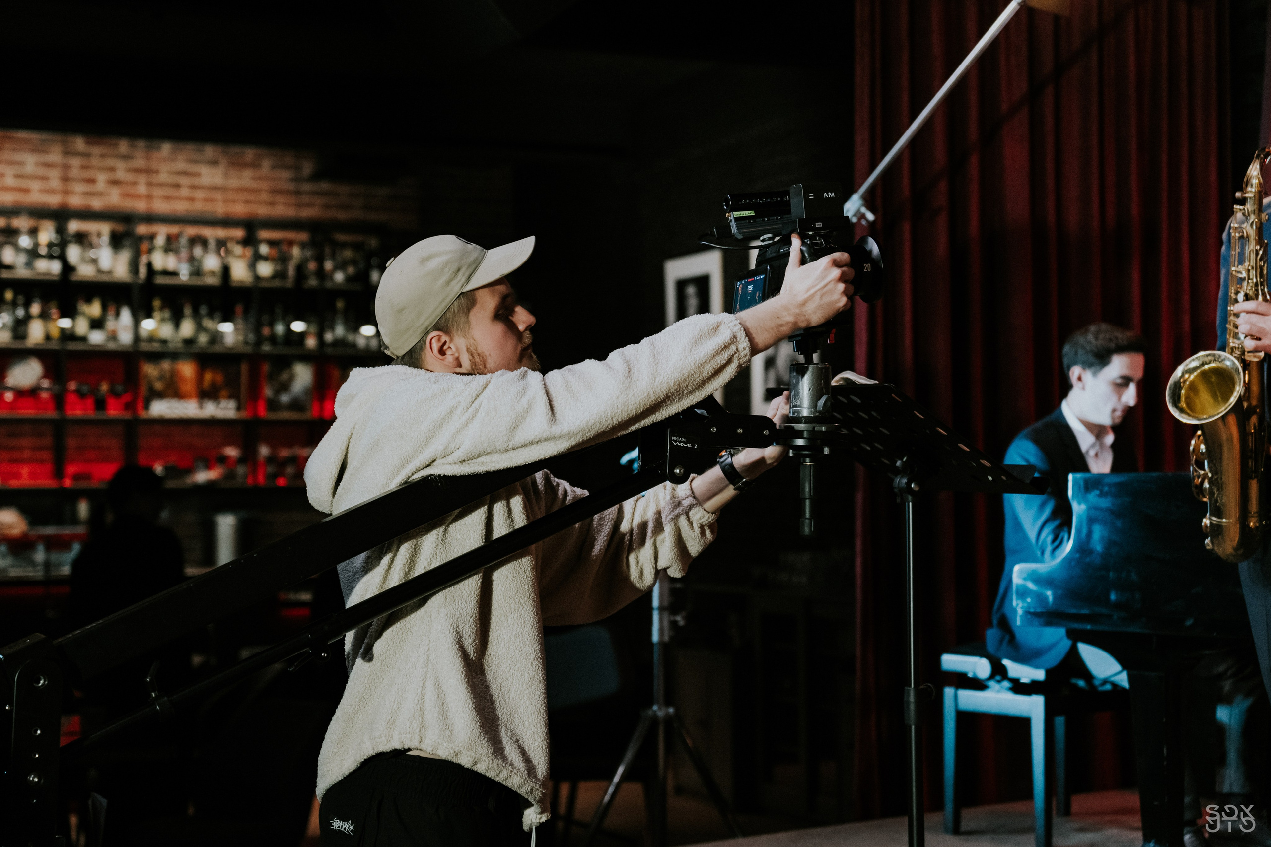 Видеопродакшн BACKED ROLL