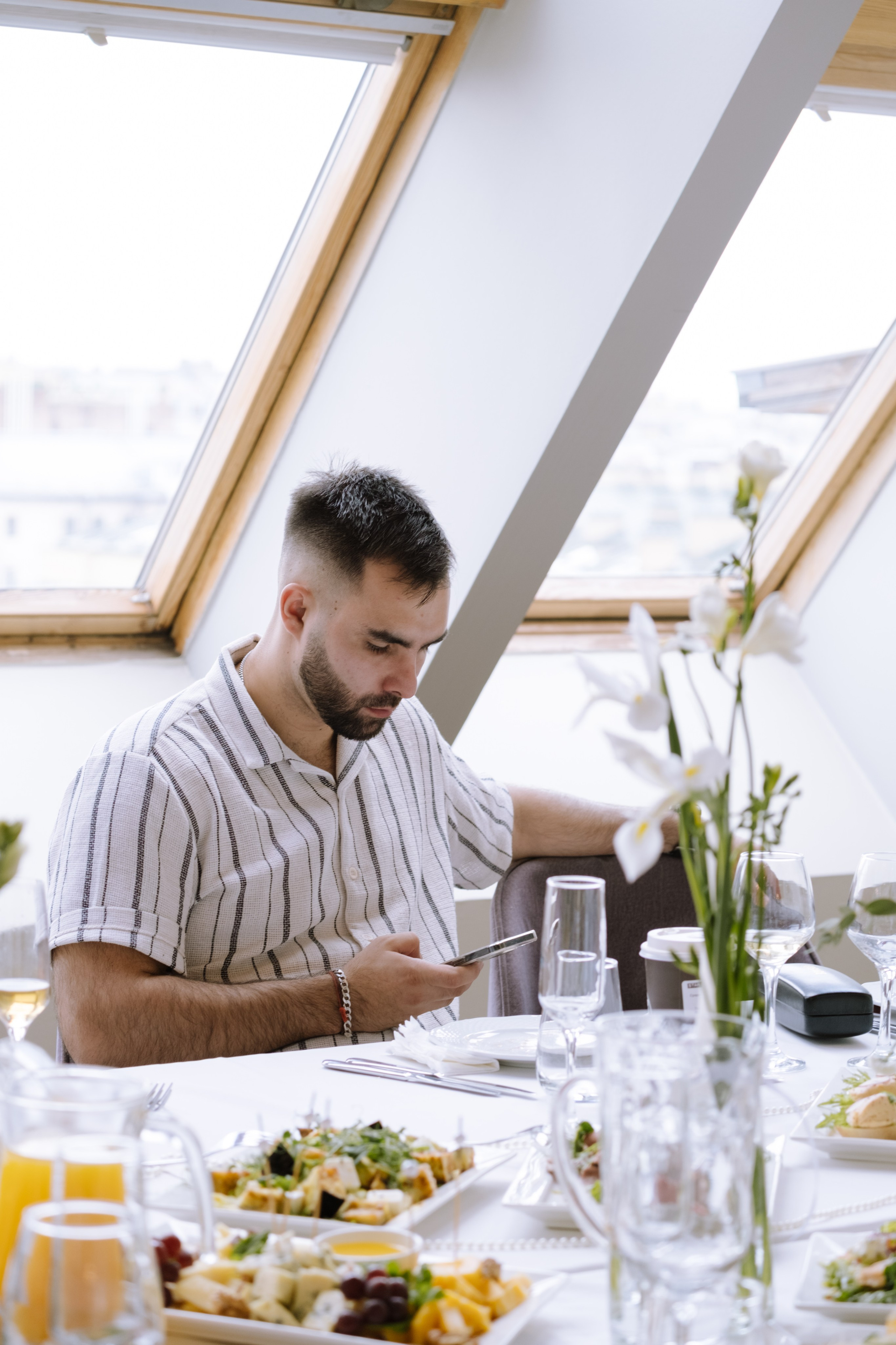 СВАДЕБНЫЙ БАНКЕТ НА ВЛАДИМИРСКОЙ В САНКТ-ПЕТЕРБУРГЕ (КАМЕРНАЯ СВАДЬБА). Профессиональный фотограф, Санкт-Петербург — Виктория Богомолова