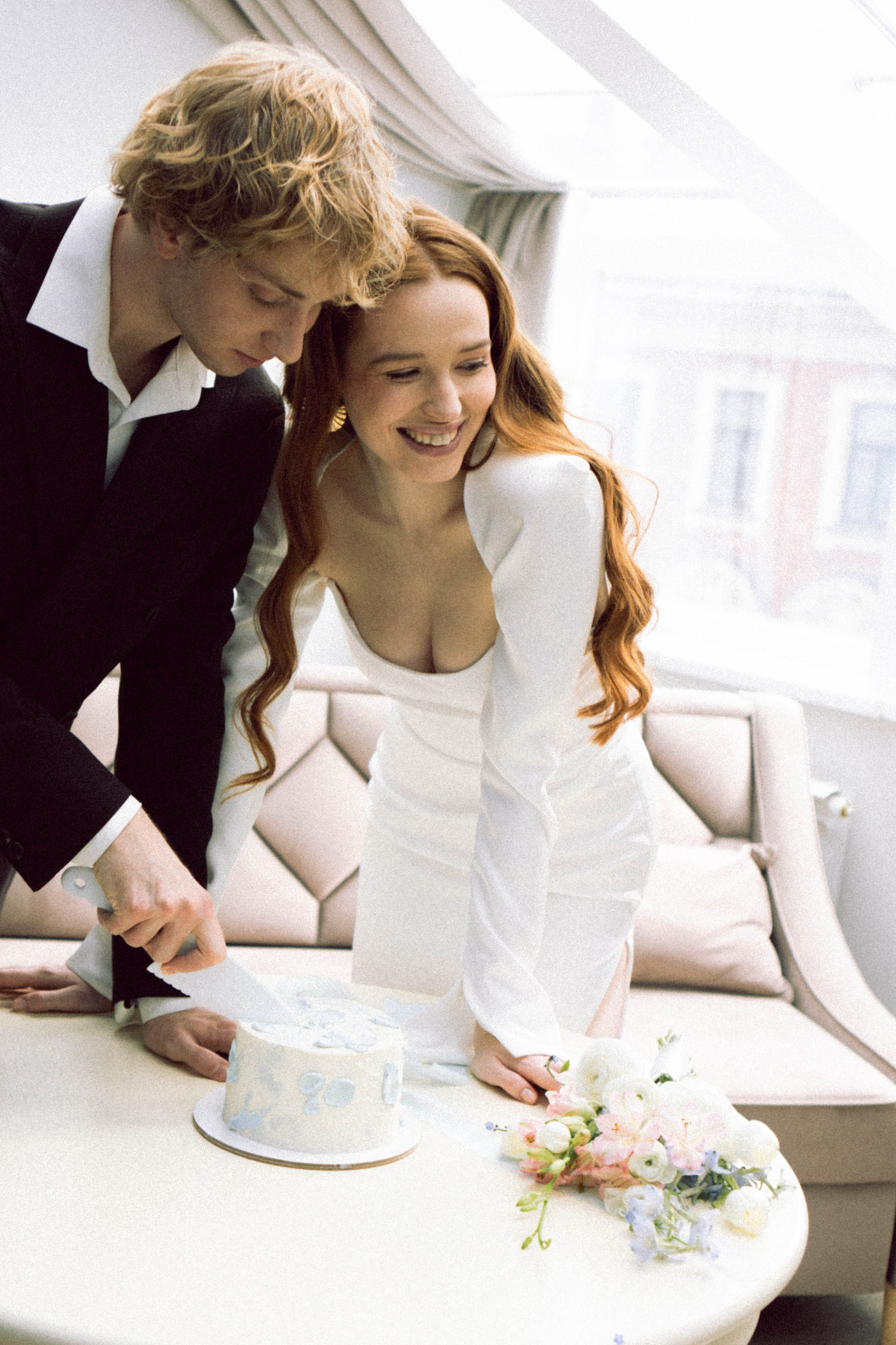 СВАДЕБНАЯ СЬЕМКА В ОТЕЛЕ. СБОРЫ ЖЕНИХА И НЕВЕСТЫ И ТАКЖЕ ТОР И ПОДГОТОВКА К ПРОГУЛКЕ. Профессиональный фотограф, Санкт-Петербург — Виктория Богомолова