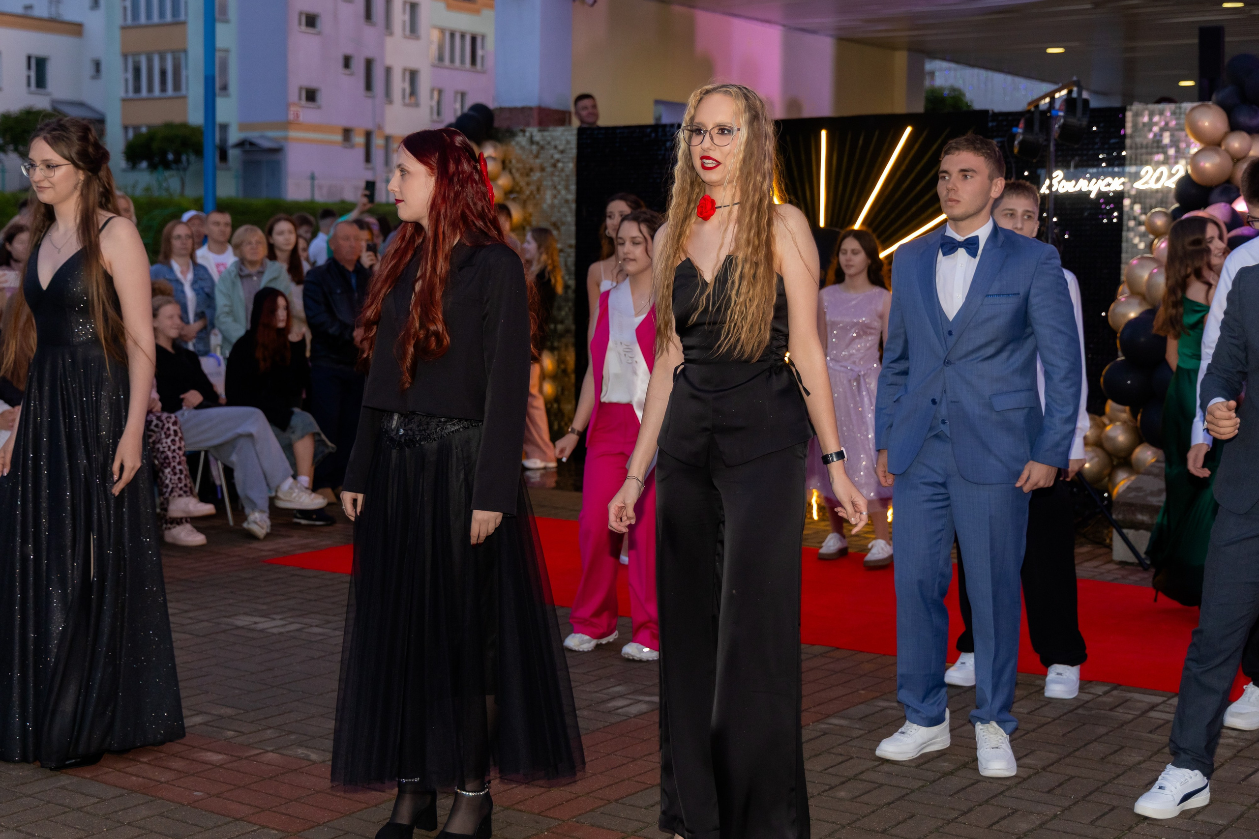 Школьный выпускной 2025 год в Минске, Беларуси. Свадебный фотограф в Минске/Беларуси Сергей Спиридонов