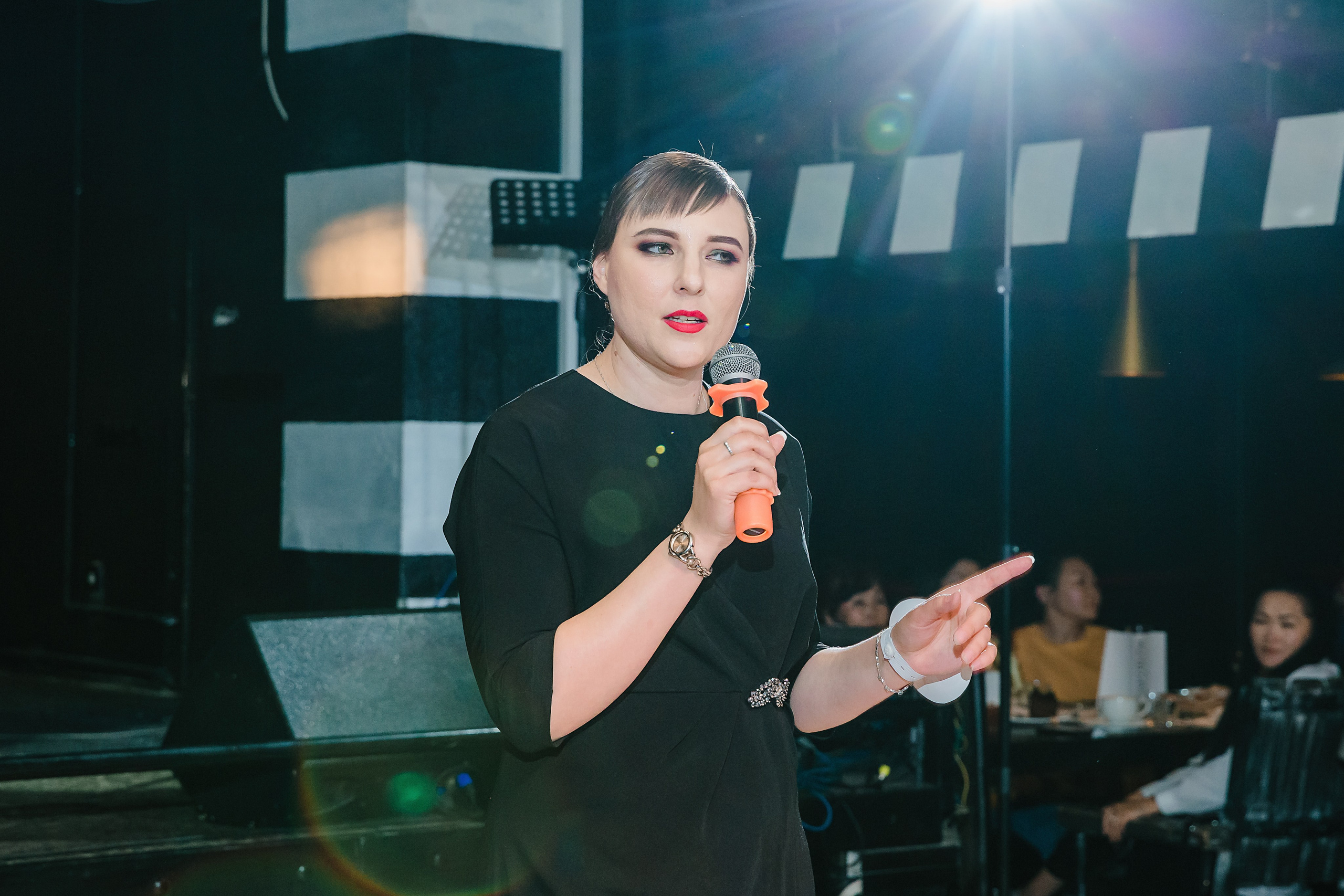 Шоу Талантов Миссис Бурятия. Фотограф и видеограф в Улан-Удэ: Аюна Габагуева и Артём Шаханов