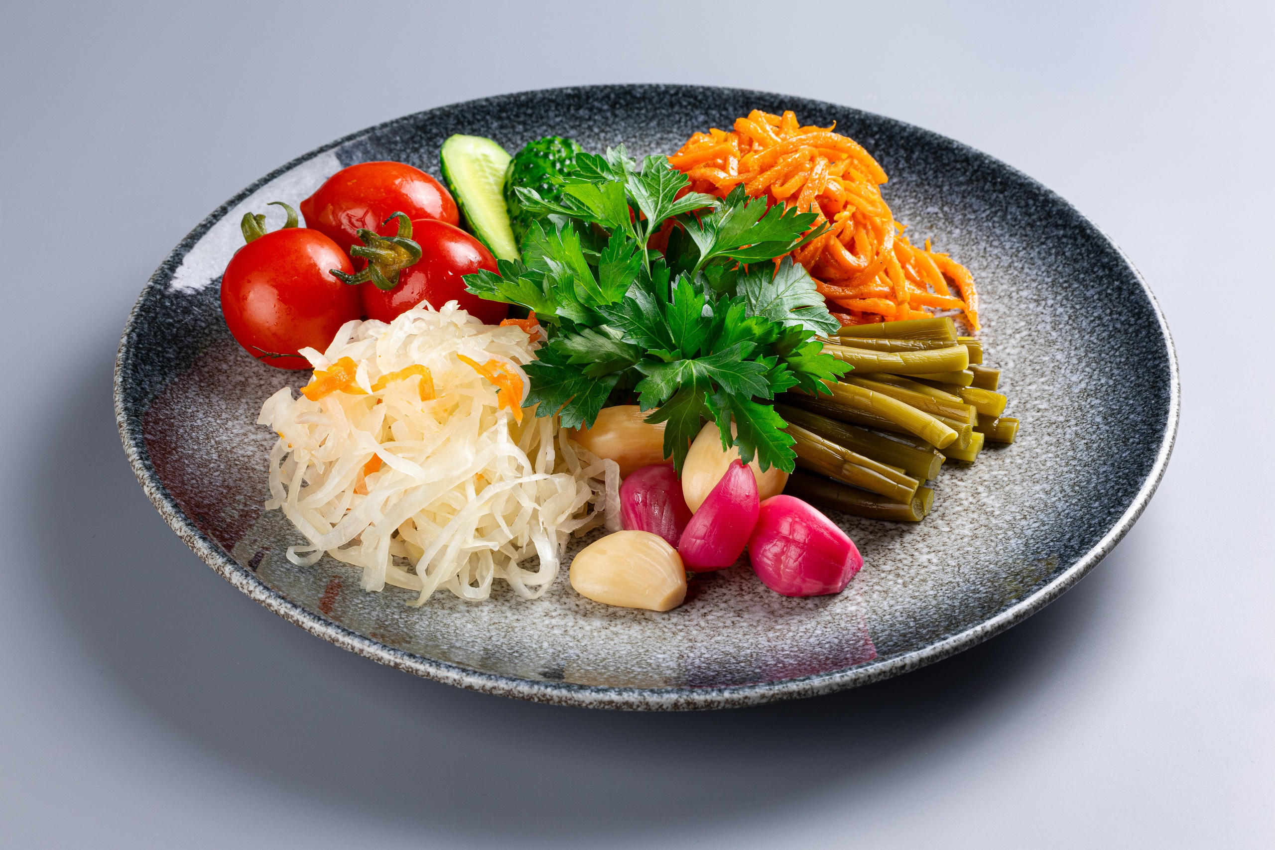 На белом фоне. Предметный и Фуд фотограф в Москве и Красногорске