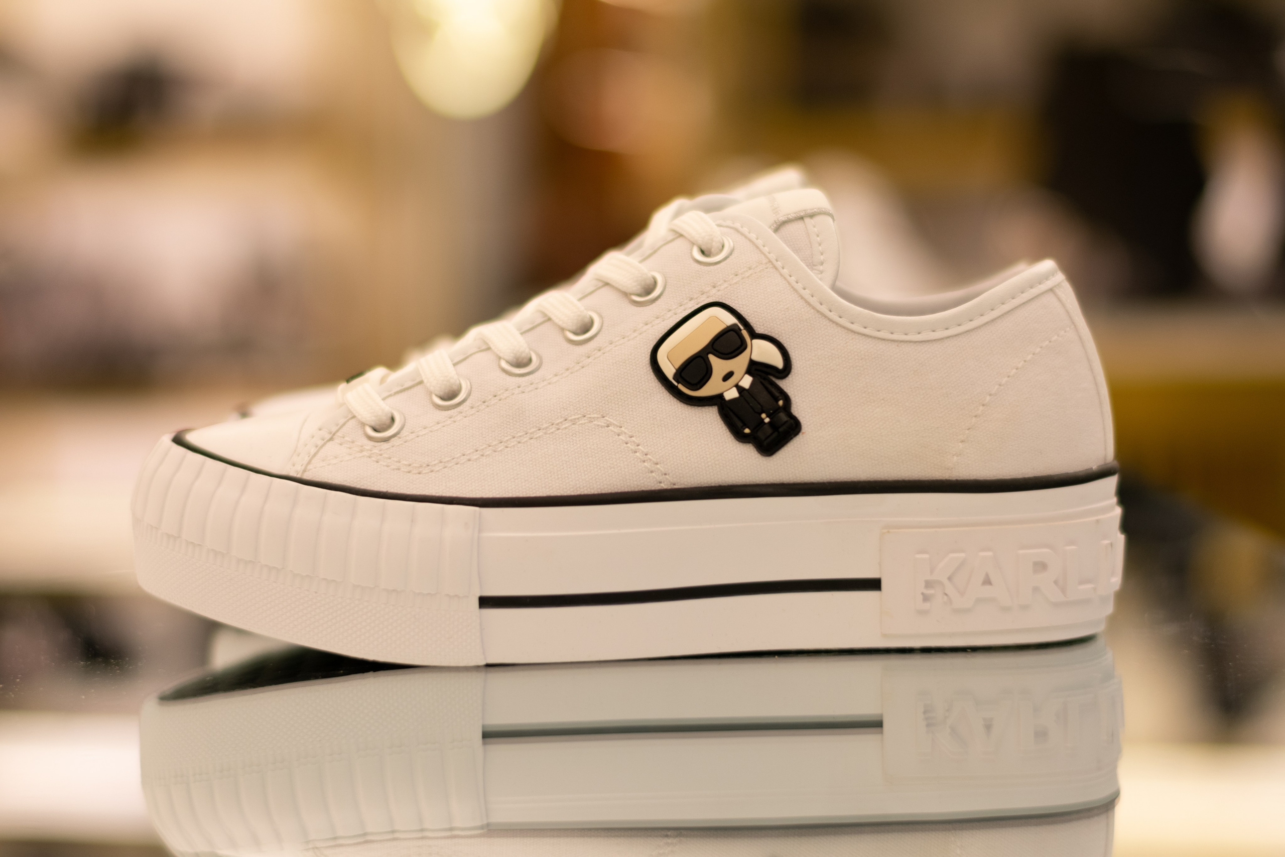 Для организаций. Предметная фотосессия для обувного магазина Capsula. Фотограф/видеограф Богдан Голованов