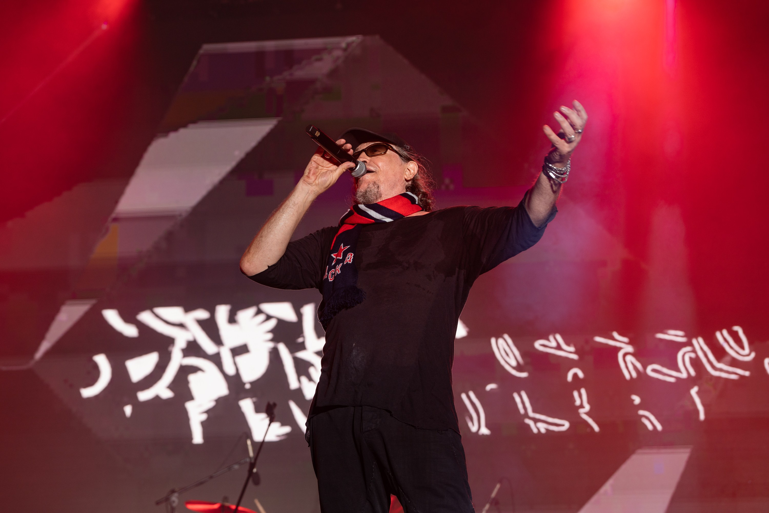 Группа Серьга и Сергей Галанин на ЦСКА ФЕСТ 2024. Сайт Алматинского НЮ АРТ, будуар и фэшн фотографа Дениса Карпенко