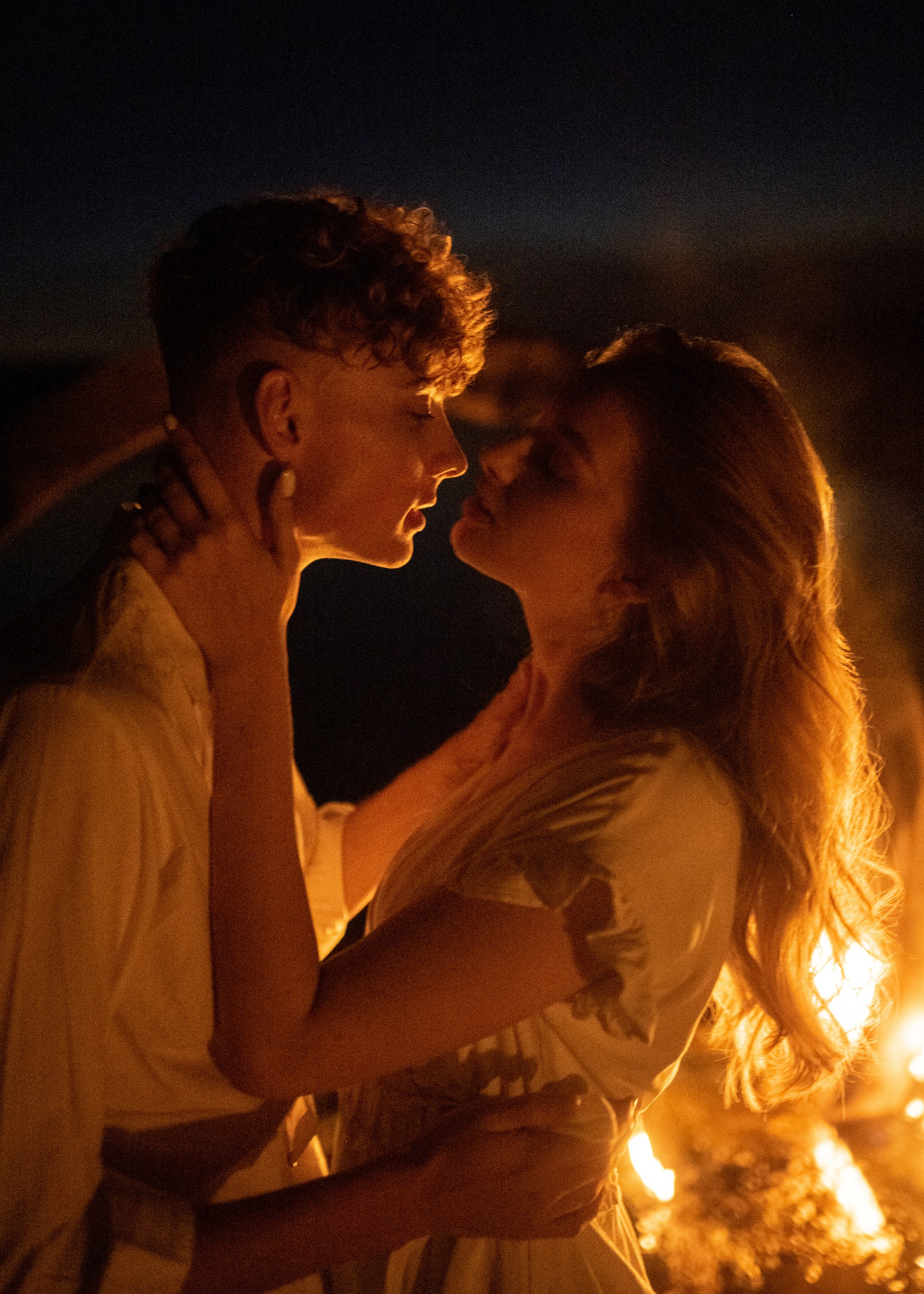 Гори, Ярче. Фотограф Александр Захар. Минск, Москва, Дубай