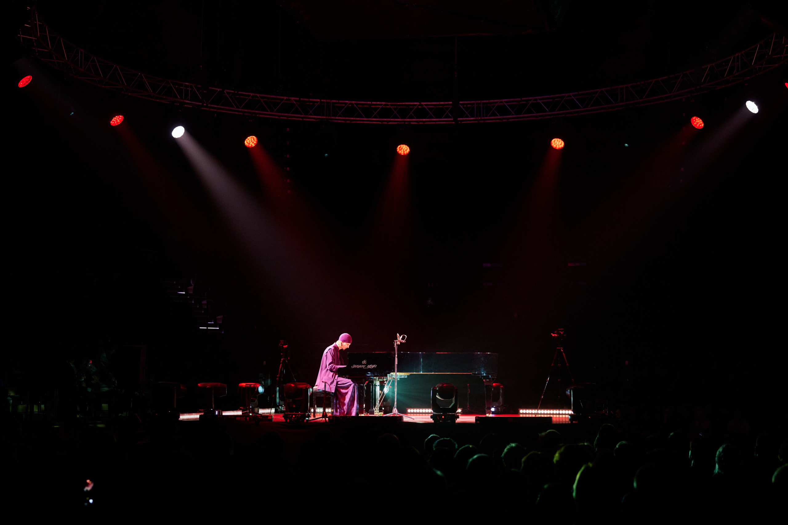 Фортепианный концерт монаха Авеля в Лахта-холл. Профессиональная репортажная фотосъёмка мероприятий в Санкт-Петербурге