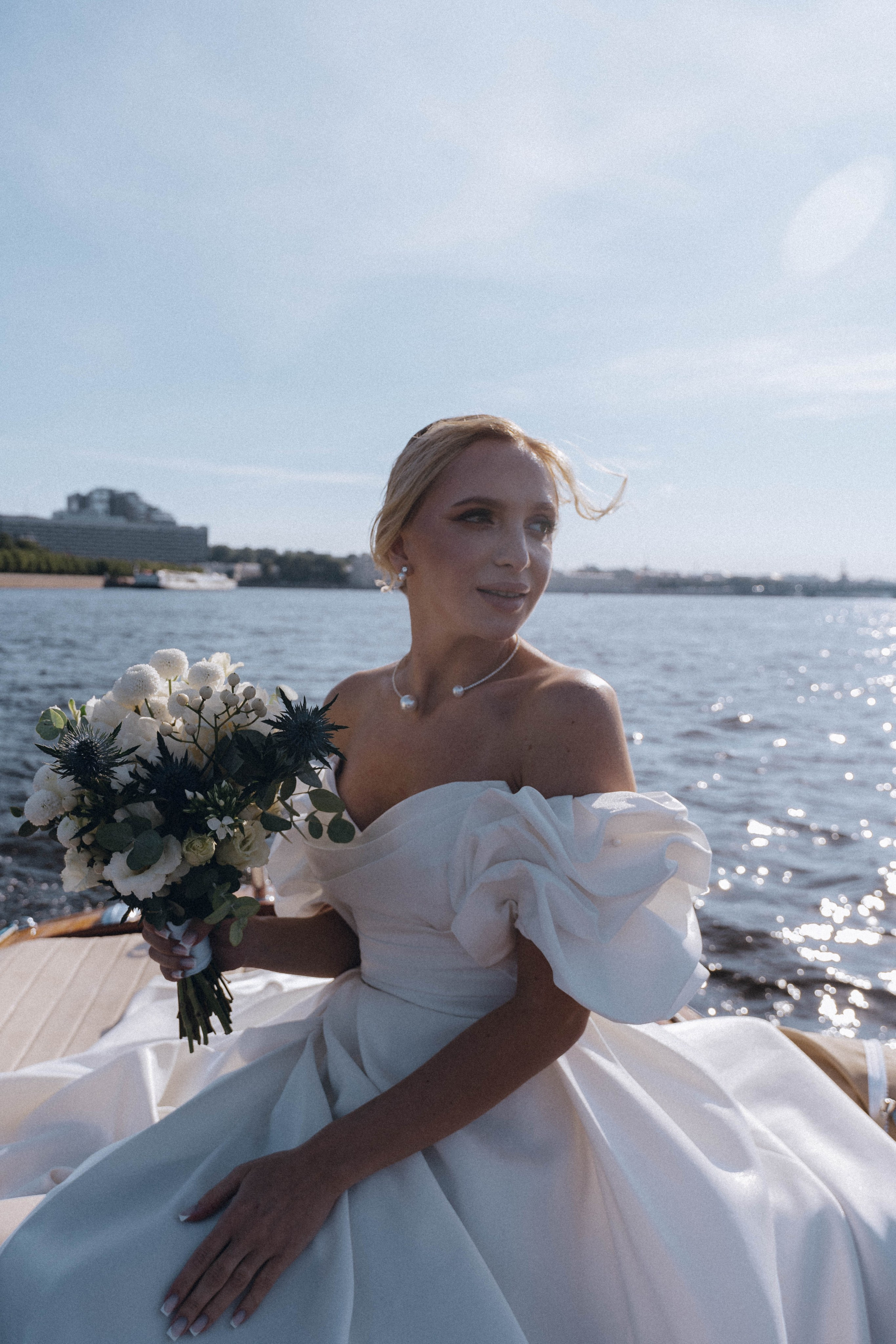 СВАДЕНБНАЯ СЬЕМКА НА КАТЕРЕ ПО КАНАЛАМ САНКТ-ПЕТЕРБУРГА И В АКВАТОРИИ НЕВЫ. Профессиональный фотограф, Санкт-Петербург — Виктория Богомолова