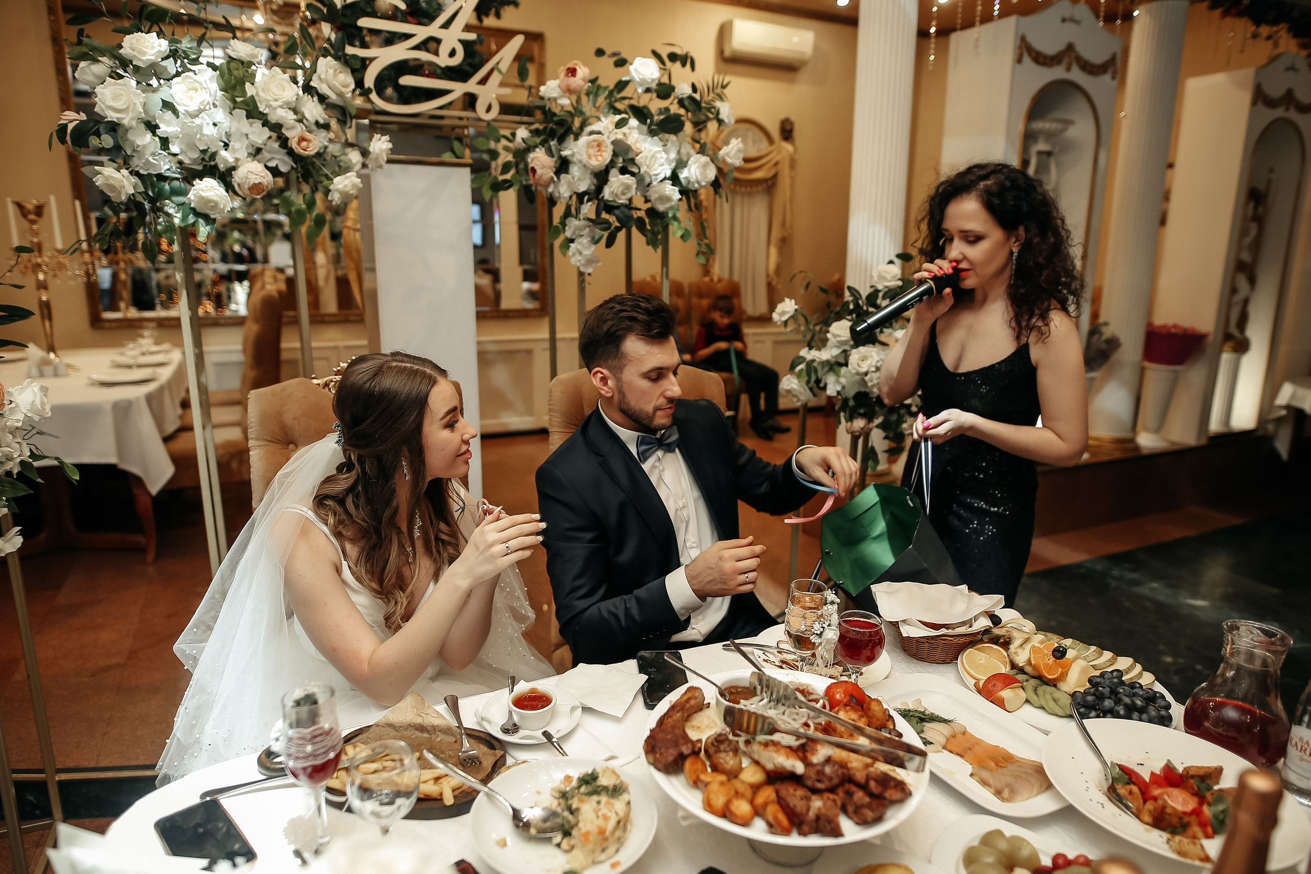 Живая музыка в Москве Ведущий Москва Саксофон Топ ведущих на свадьбу. Свадебный ведущий в Москве Саксофон на свадьбу