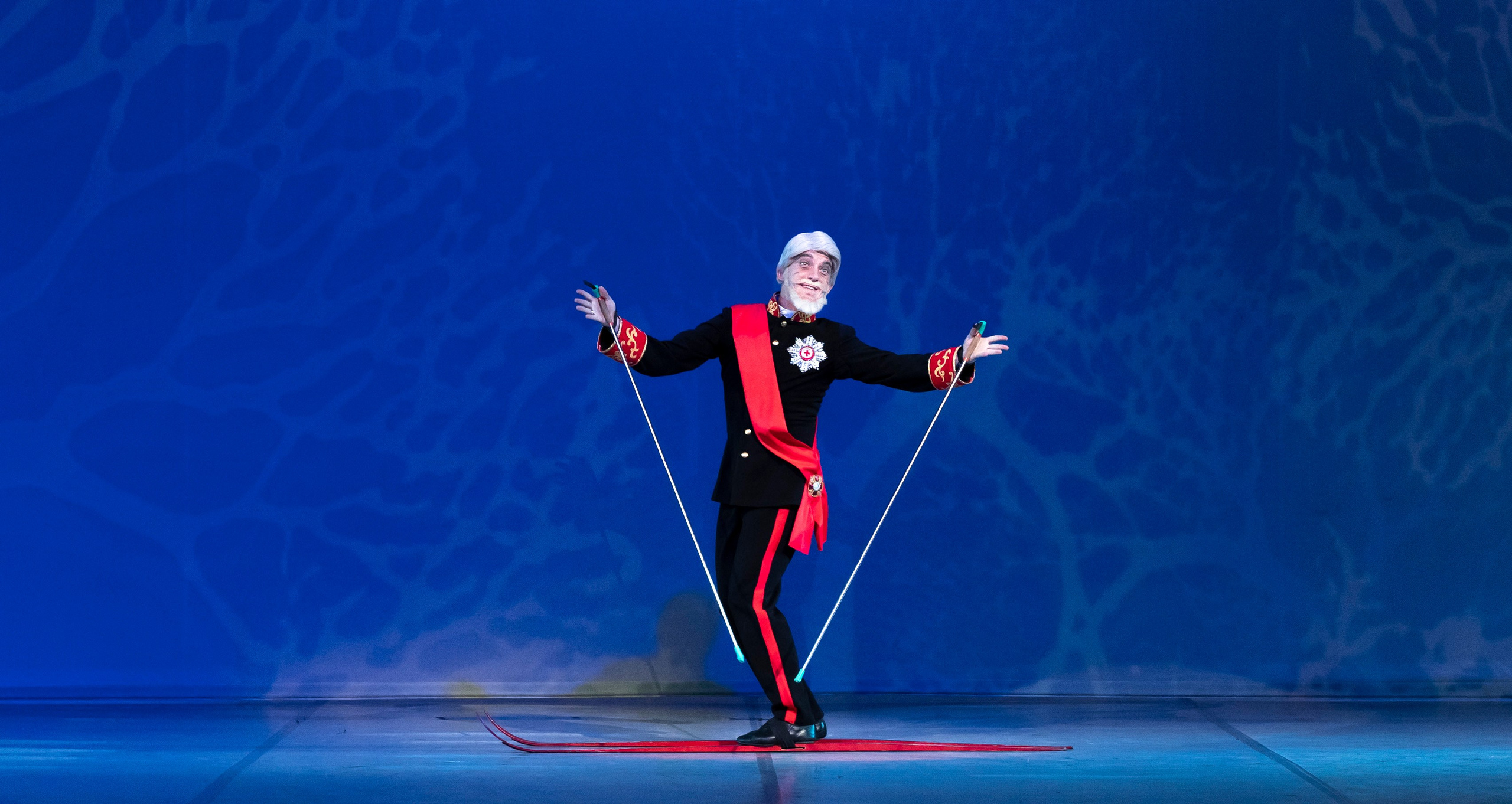 Продавец игрушек Воронежкского театра оперы и балета для Летних балетных сезонов. Балетный фотограф Москва Майоров Николай