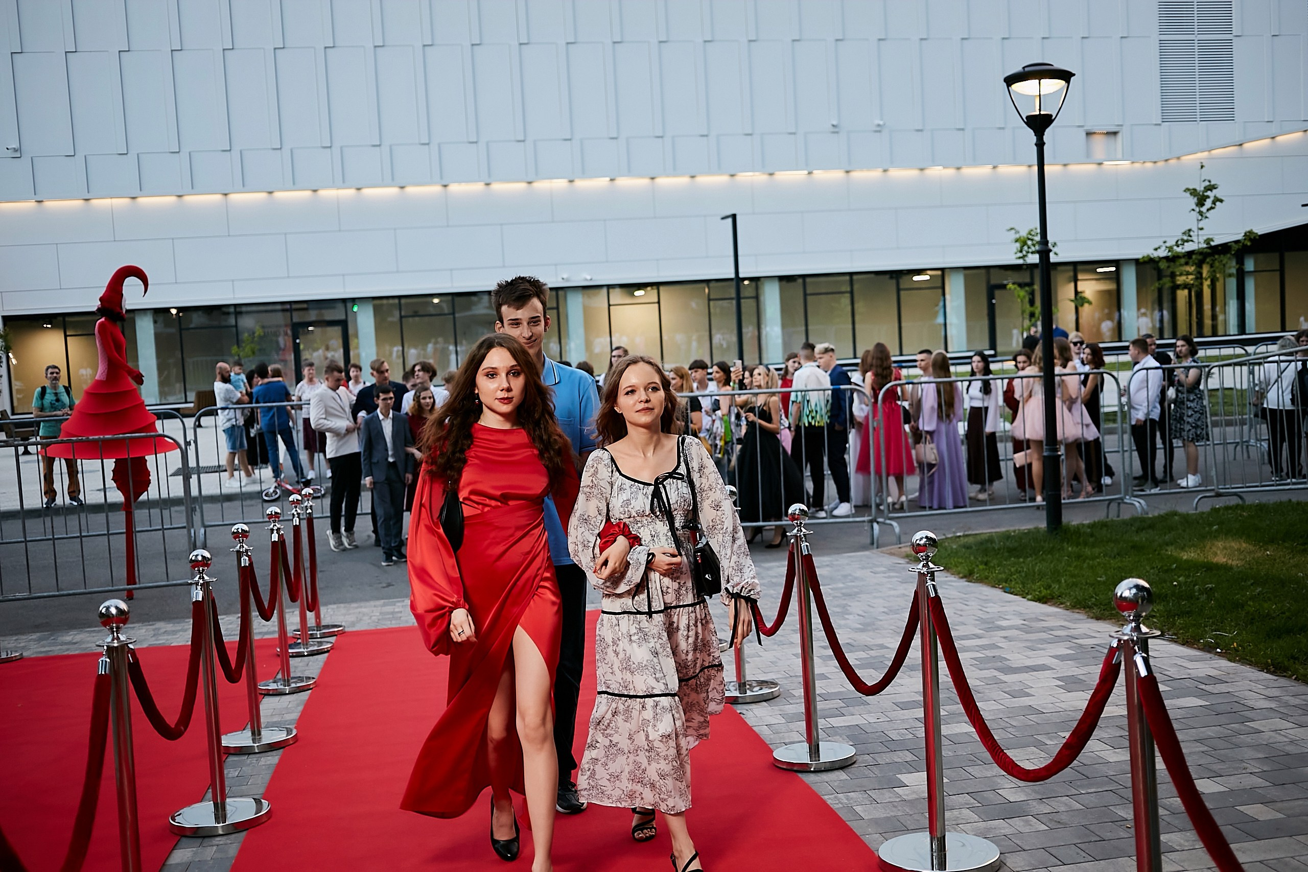 Выпускной 2024 концертный зал Академия ВТБ. Фотограф и Видеограф в Москве. Олег Корушев