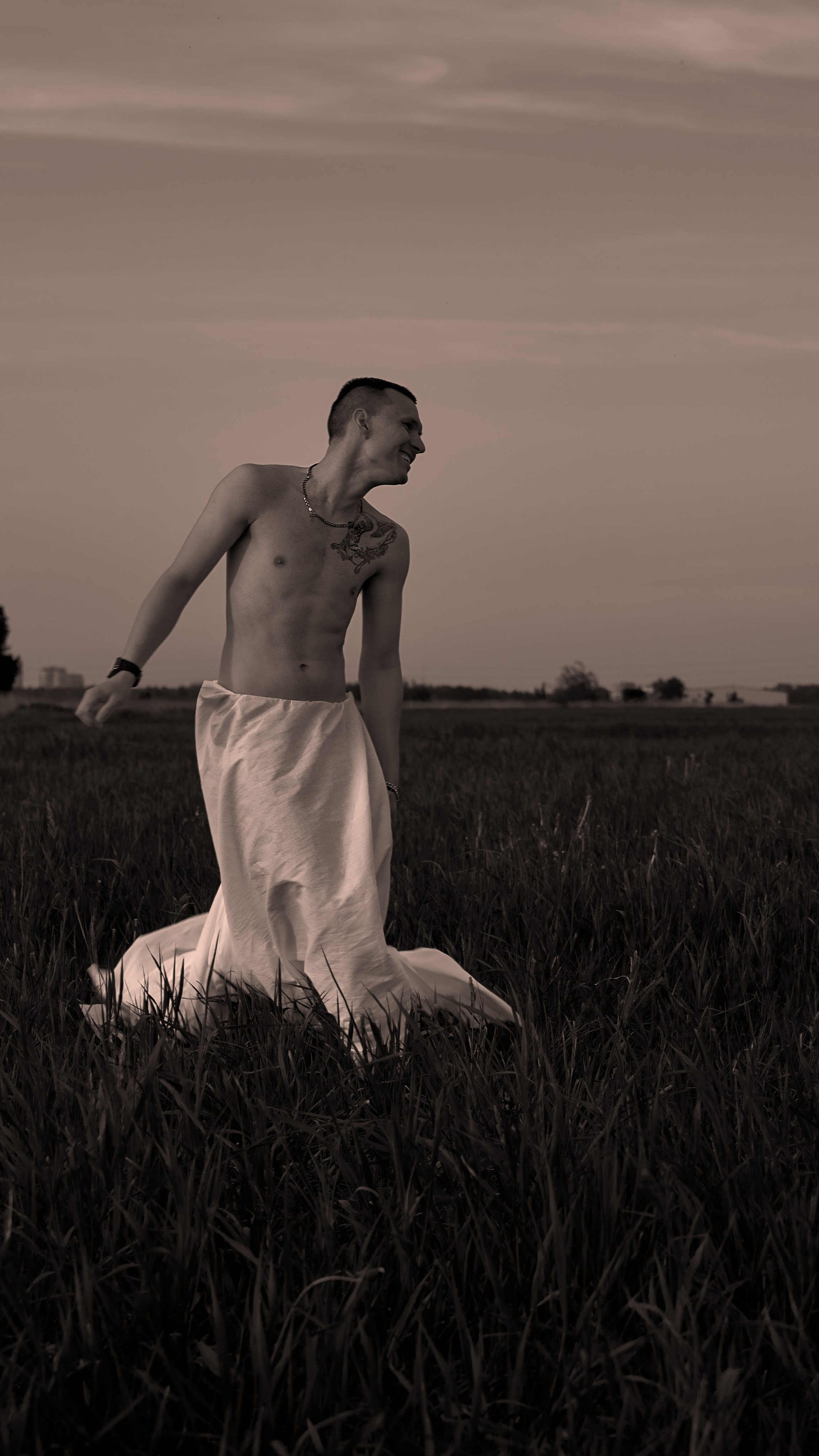 Я  фотограф. Работаю в городе Москва,