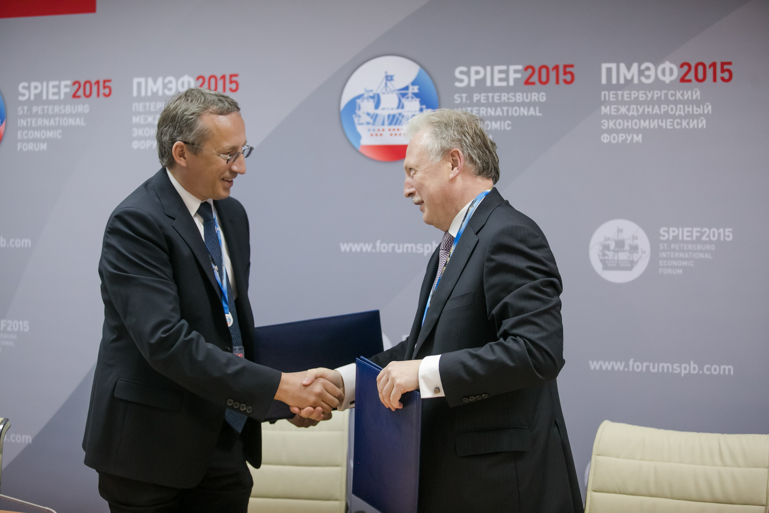 Деловое. Фотограф событий, Максим Романенко