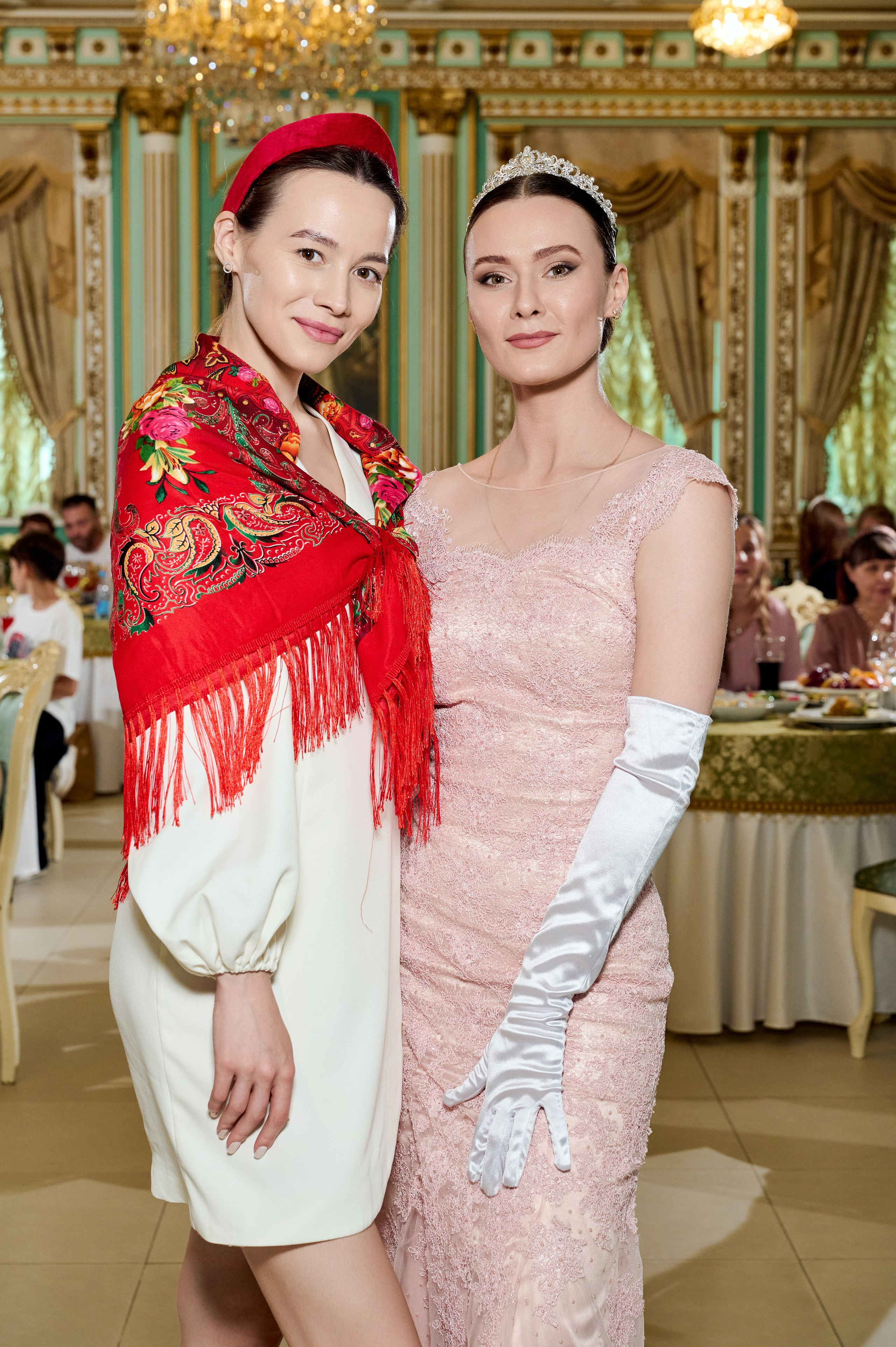 Фотографии с корпоративного вечера: танцы и неформальное общение коллег