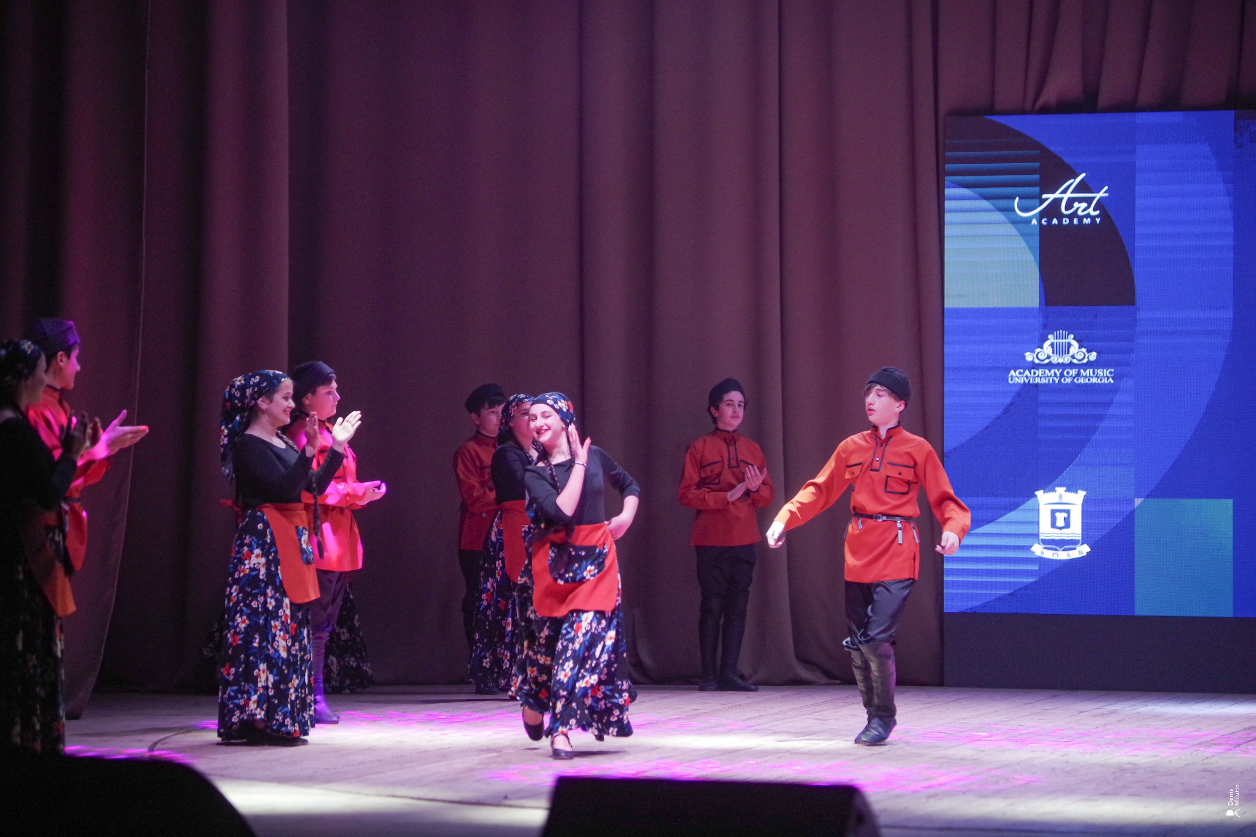 Танцы в Хоби. Портретный фотограф Денис Милютин