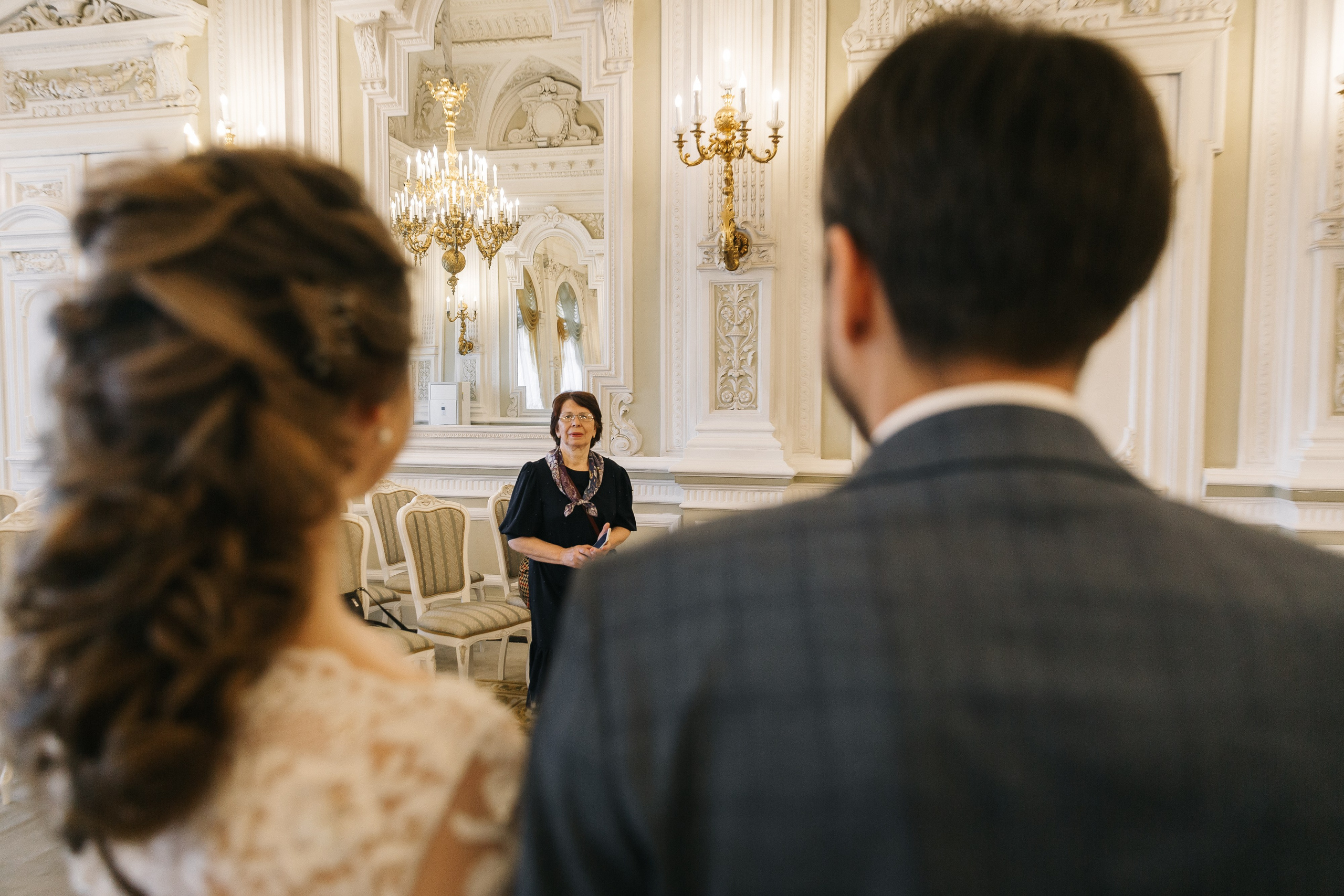 МАЙ | Дворец № 1, Атланты, Эрмитажный дворик. Свадебный фотограф в Санкт-Петербурге Полина Корзухина