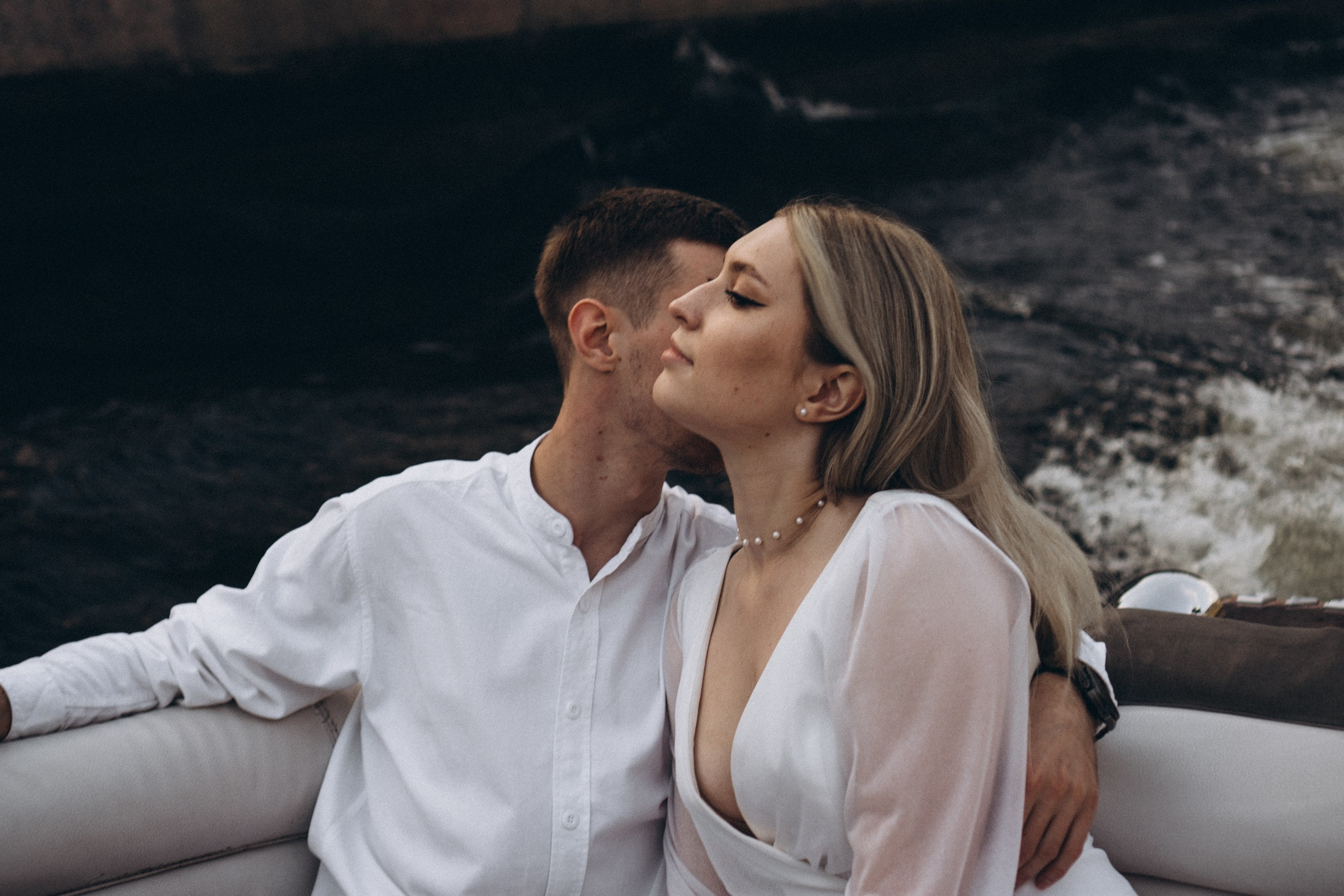 СВАДЕНБНАЯ СЬЕМКА НА КАТЕРЕ ПО КАНАЛАМ САНКТ-ПЕТЕРБУРГА И В АКВАТОРИИ НЕВЫ. Профессиональный фотограф, Санкт-Петербург — Виктория Богомолова