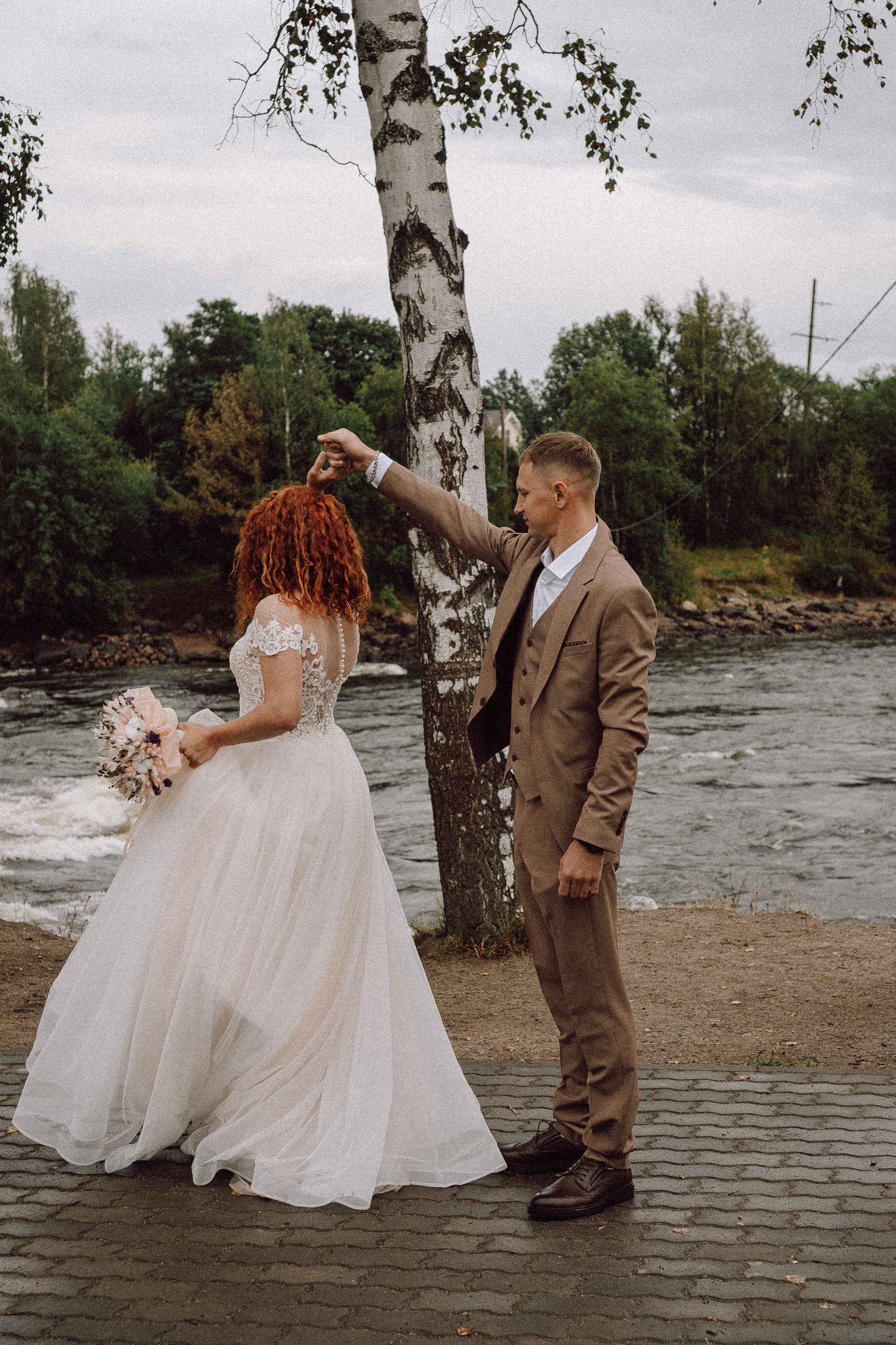 СВАДЕБНАЯ ФОТОСЕССИИЯ ПАРЫ В ГОРОДЕ ПРИОЗЕРСК В СОСНОВОМ ЛЕСУ И С ПИКАПОМ. Профессиональный фотограф, Санкт-Петербург — Виктория Богомолова