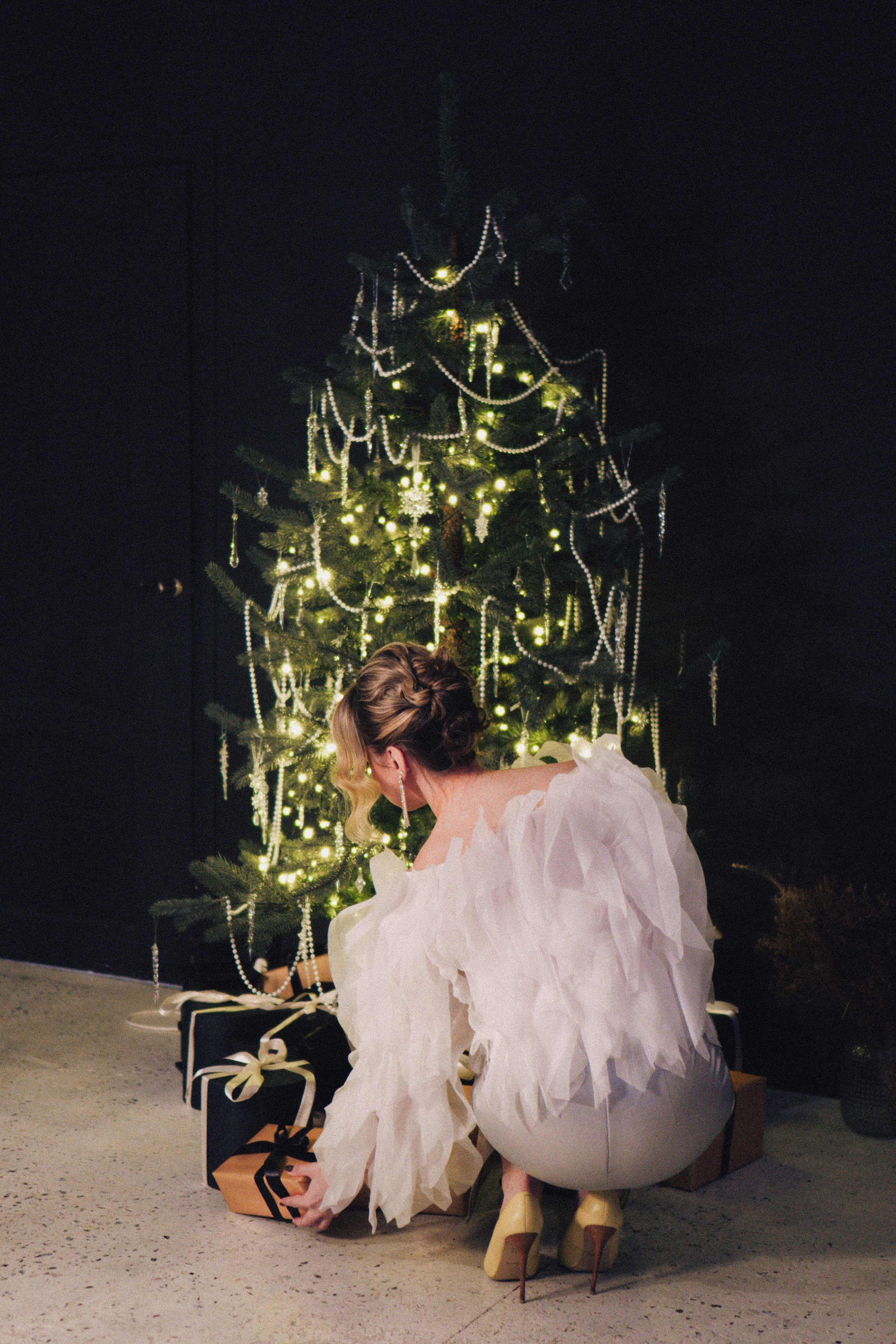 НОВОГОДНЯЯ ФОТОСЕСИИЯ В СТУДИИ ДЛЯ ДЕВУШКИ И ПРОГУЛКА ПО ЧЕРНЫШЕВСКОЙ. Профессиональный фотограф, Санкт-Петербург — Виктория Богомолова