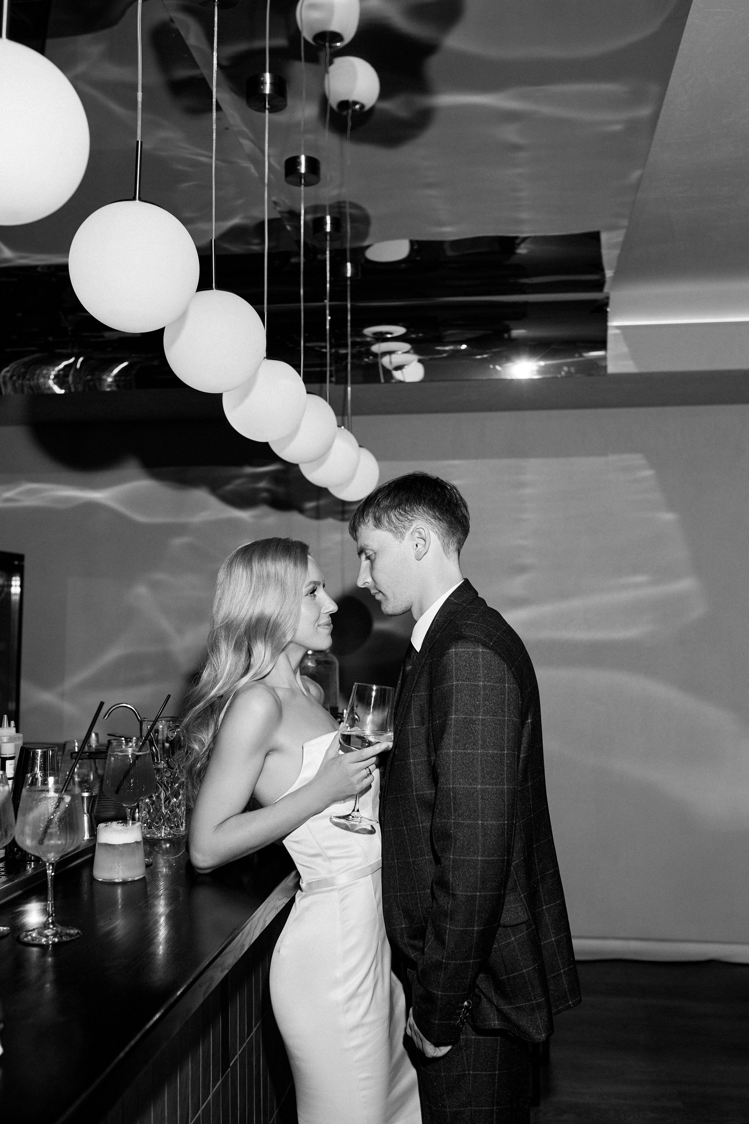 Свадебная фотосессия в Дворце Бракосочетания № 1. Сестры Карабаза. Фотографы и ретушеры в Москве и Санкт-Петербурге