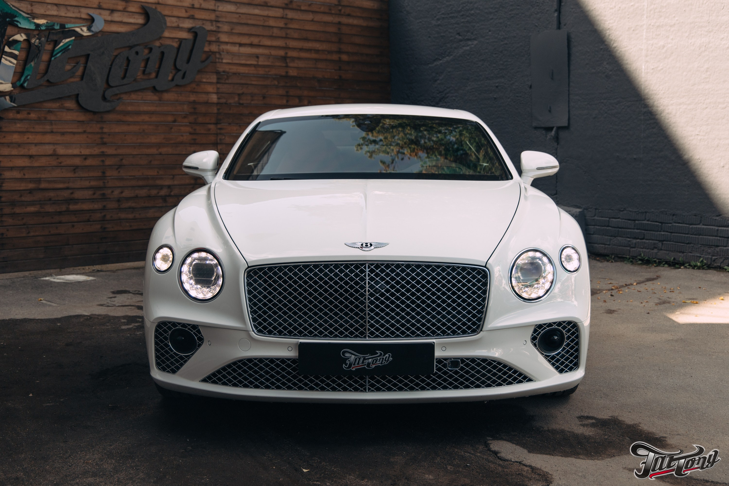Bentley continental GT. DeLorein