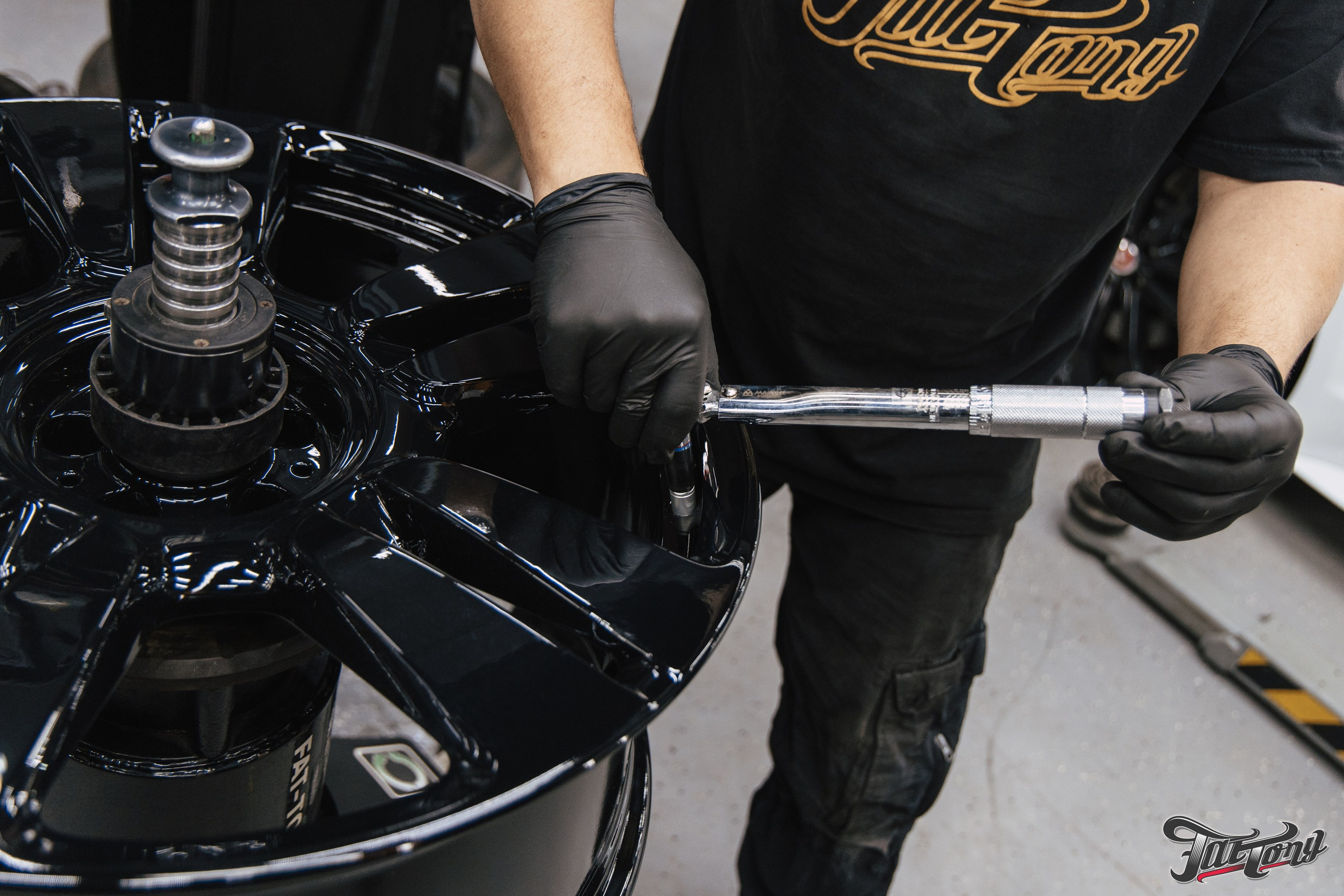 Rolls-Royce Cullinan оклейка в матовый полик, полный антихром. DeLorein