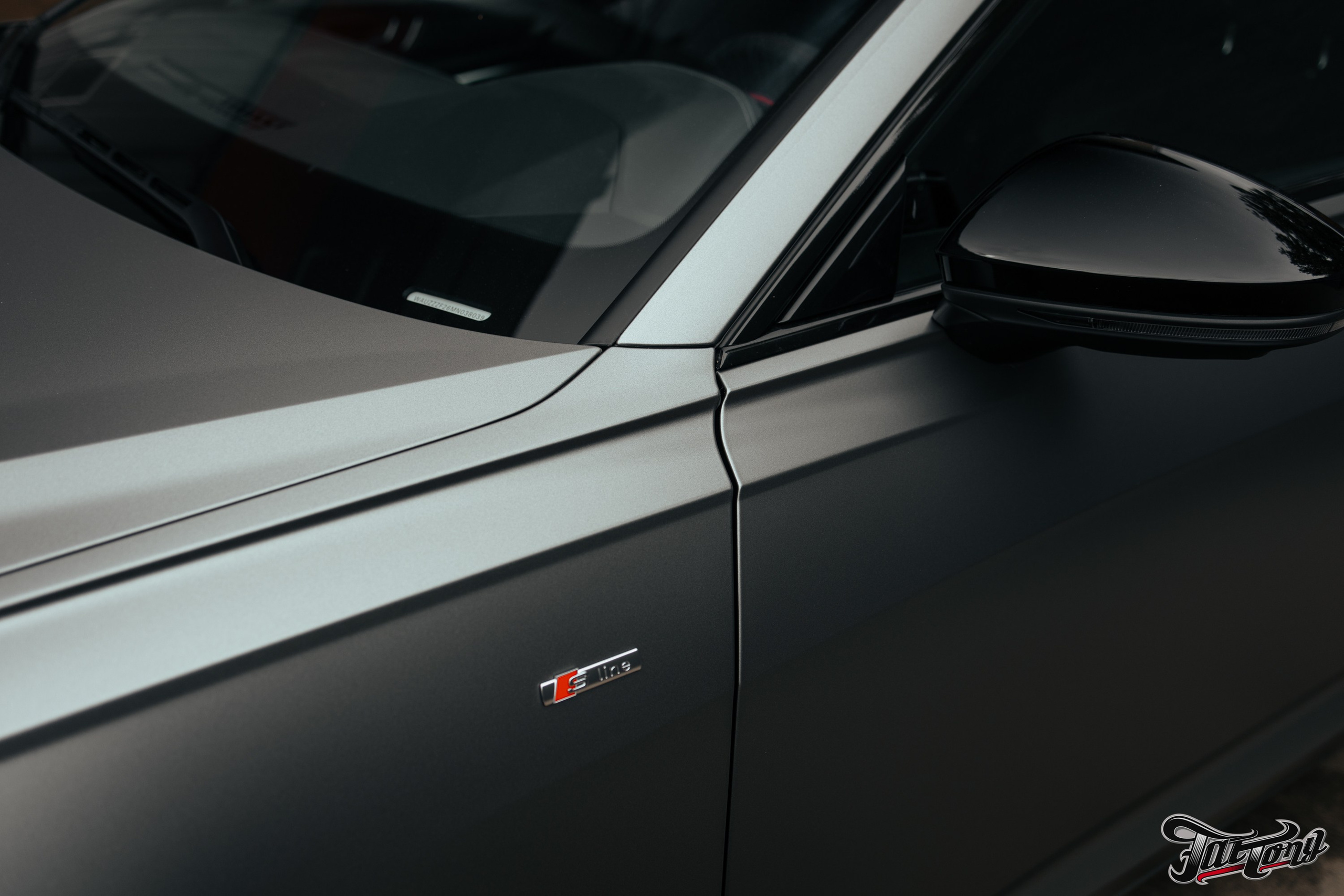 Audi A6 2 раза поменяла цвет, оклейка с проемами в зеленый и преклейка в серый. DeLorein