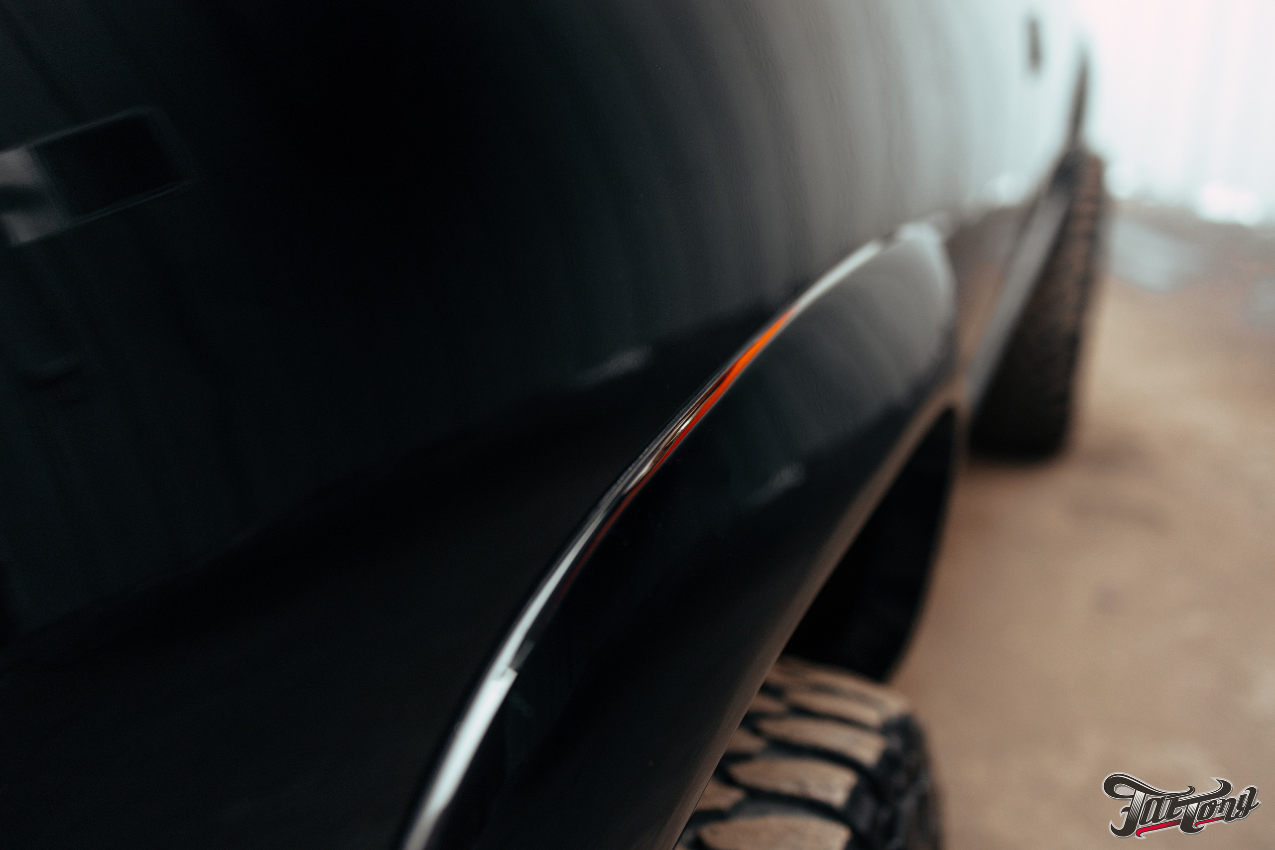 Chevrolet Tahoe I ремонт по кузову и окрас, пошив салона. DeLorein