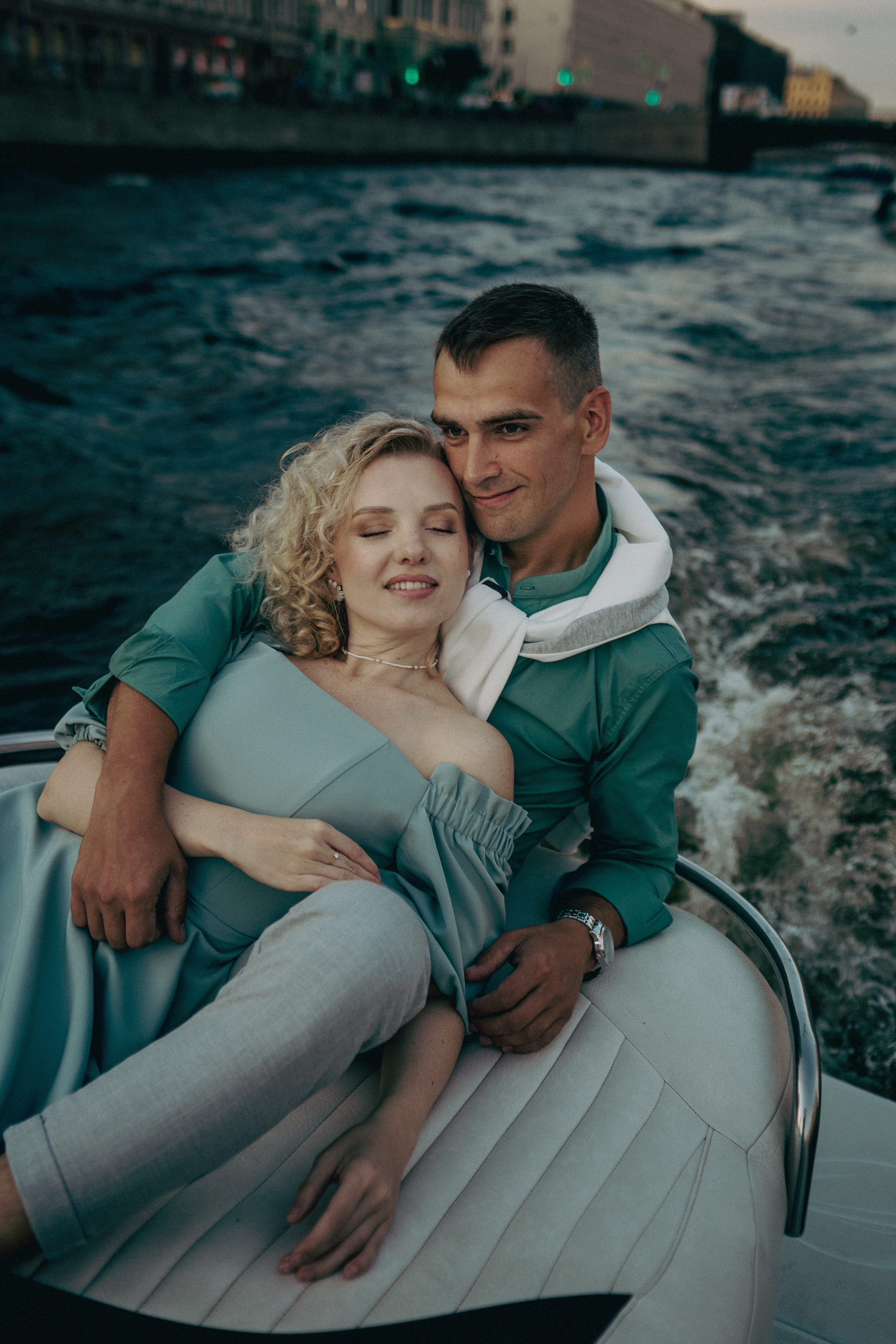 Фотосессия по рекам и каналам Санкт-Петербурга | СПб. Женский, семейный и контент фотограф Ирина Ульянова в Санкт-Петербурге