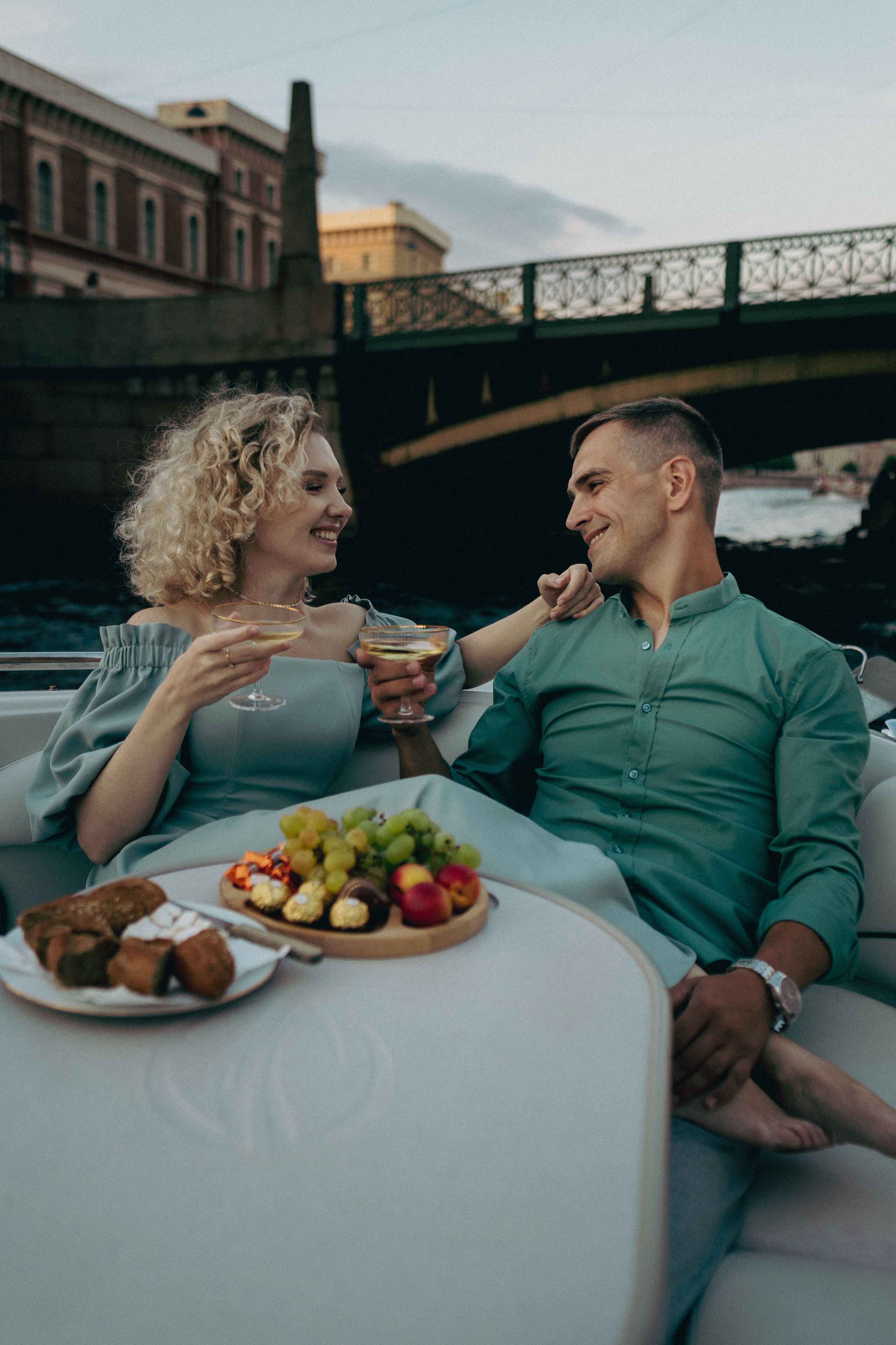 Фотосессия по рекам и каналам Санкт-Петербурга | СПб. Женский, семейный и контент фотограф Ирина Ульянова в Санкт-Петербурге