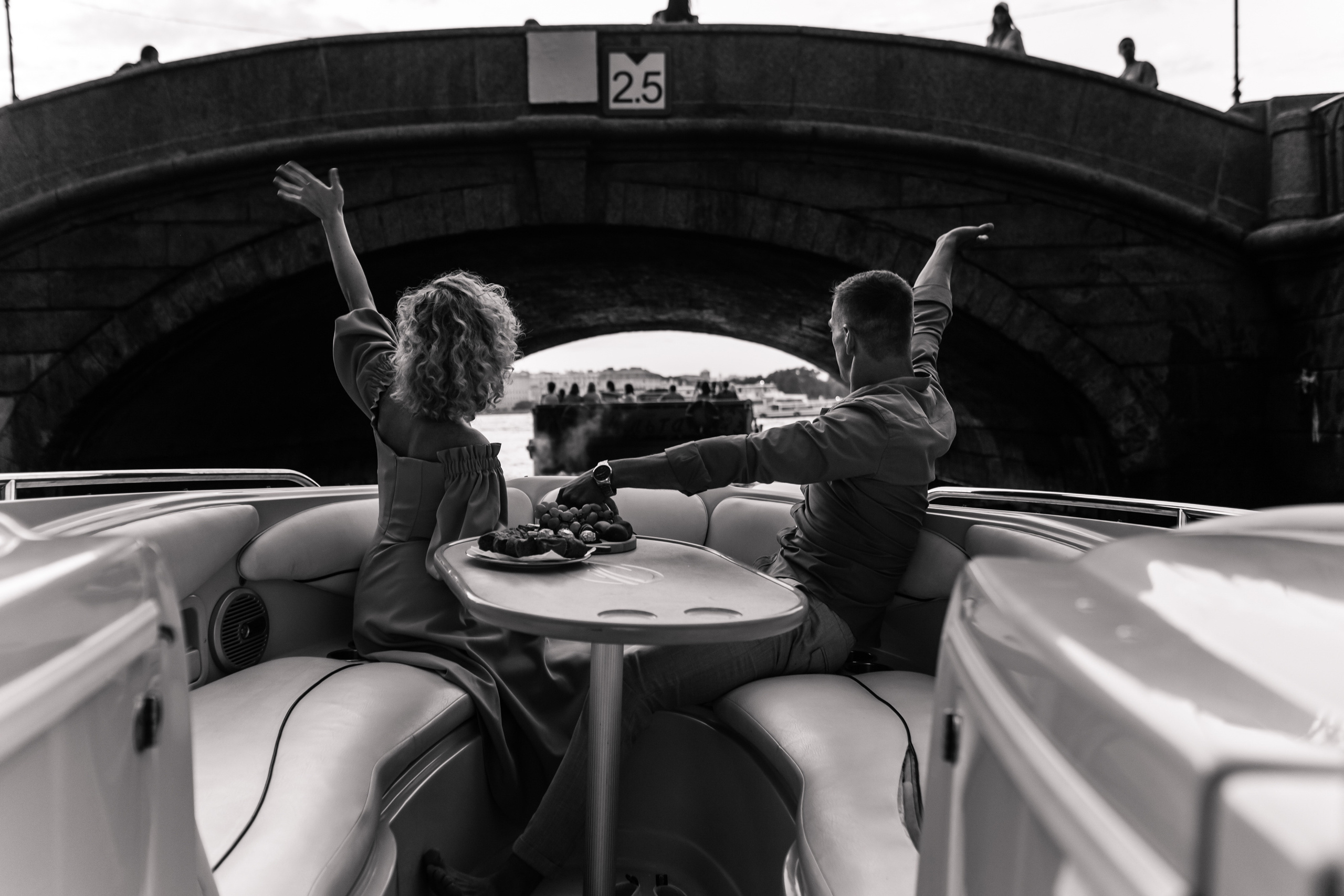 Фотосессия по рекам и каналам Санкт-Петербурга | СПб. Женский, семейный и контент фотограф Ирина Ульянова в Санкт-Петербурге