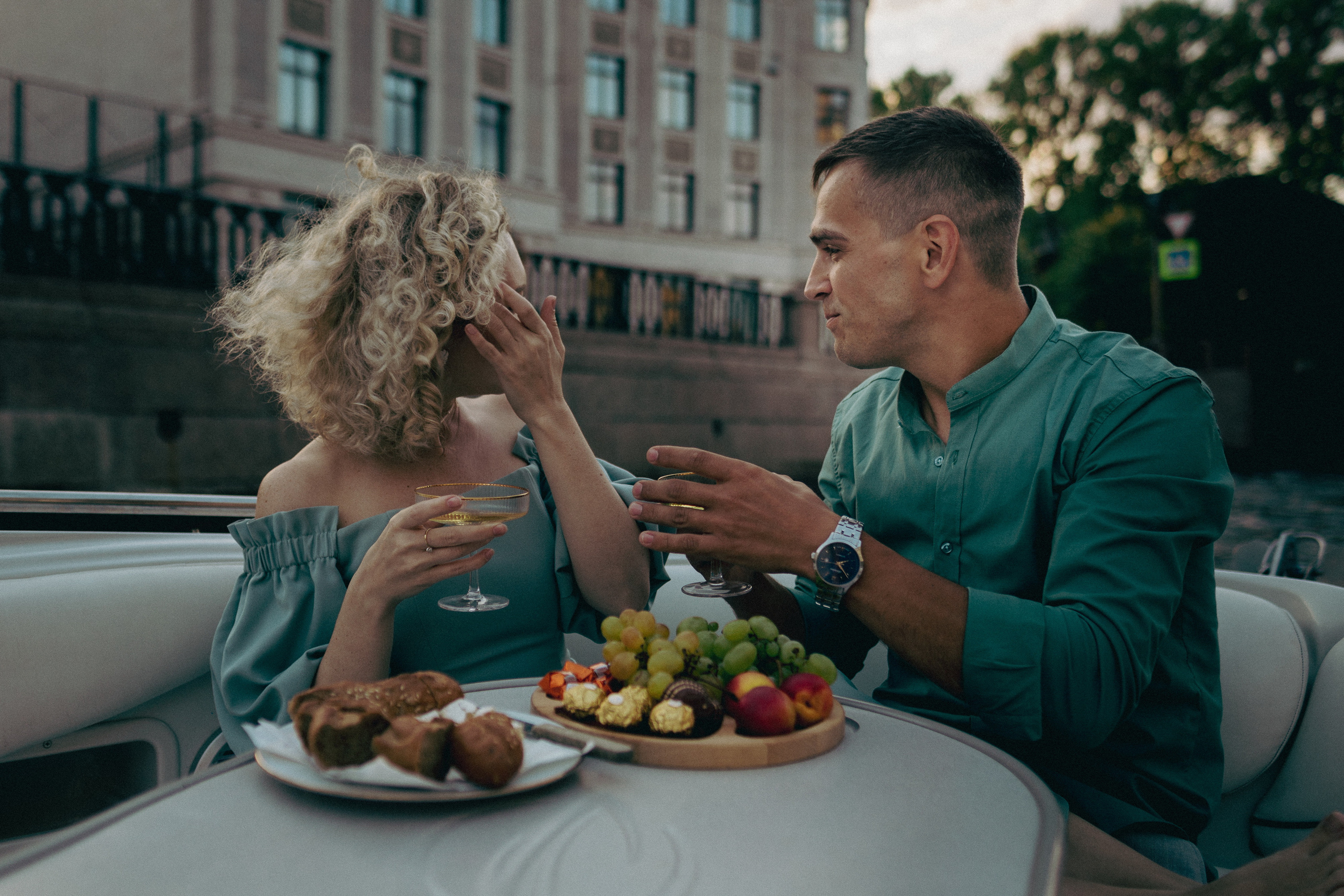 Фотосессия по рекам и каналам Санкт-Петербурга | СПб. Женский, семейный и контент фотограф Ирина Ульянова в Санкт-Петербурге