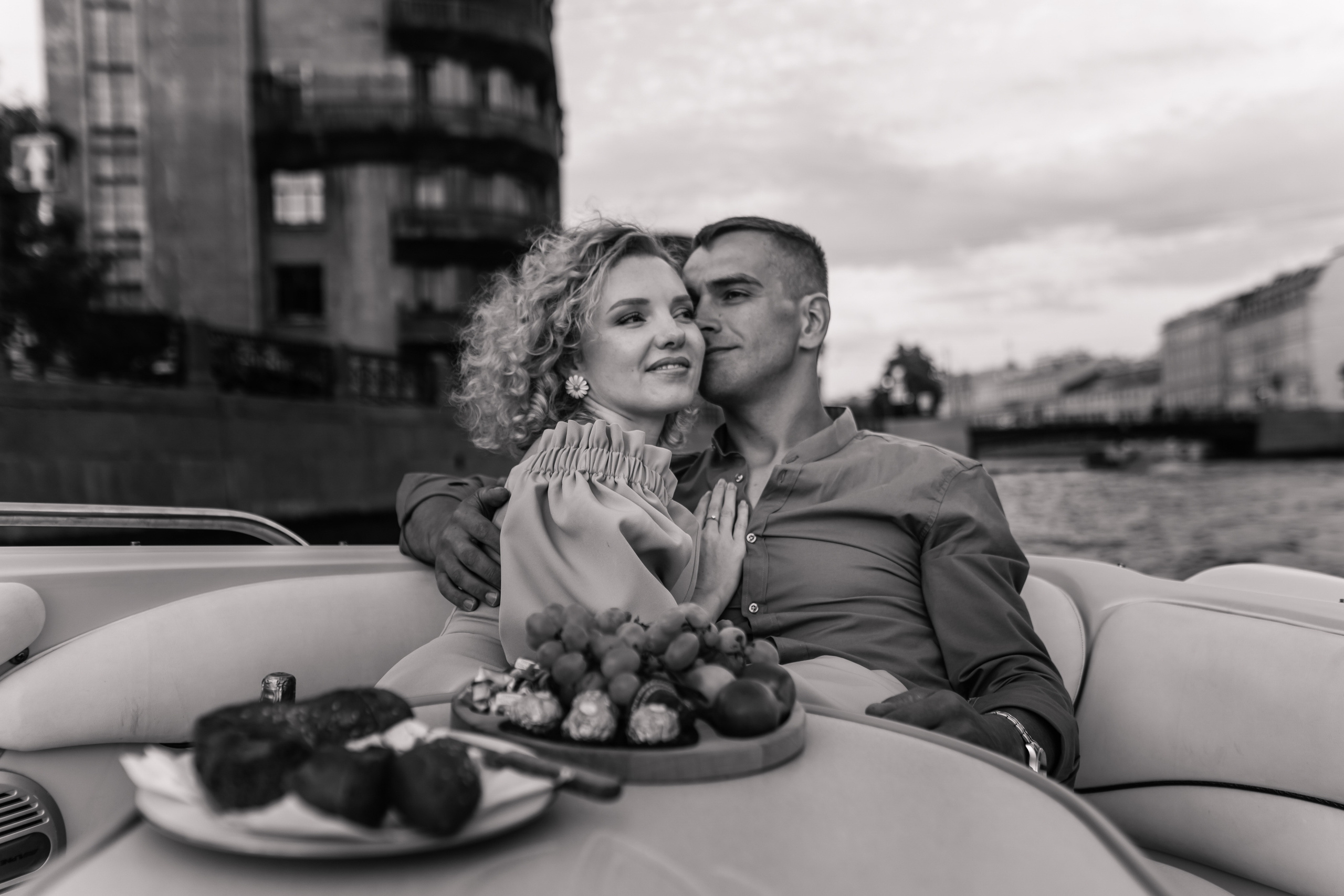 Фотосессия по рекам и каналам Санкт-Петербурга | СПб. Женский, семейный и контент фотограф Ирина Ульянова в Санкт-Петербурге