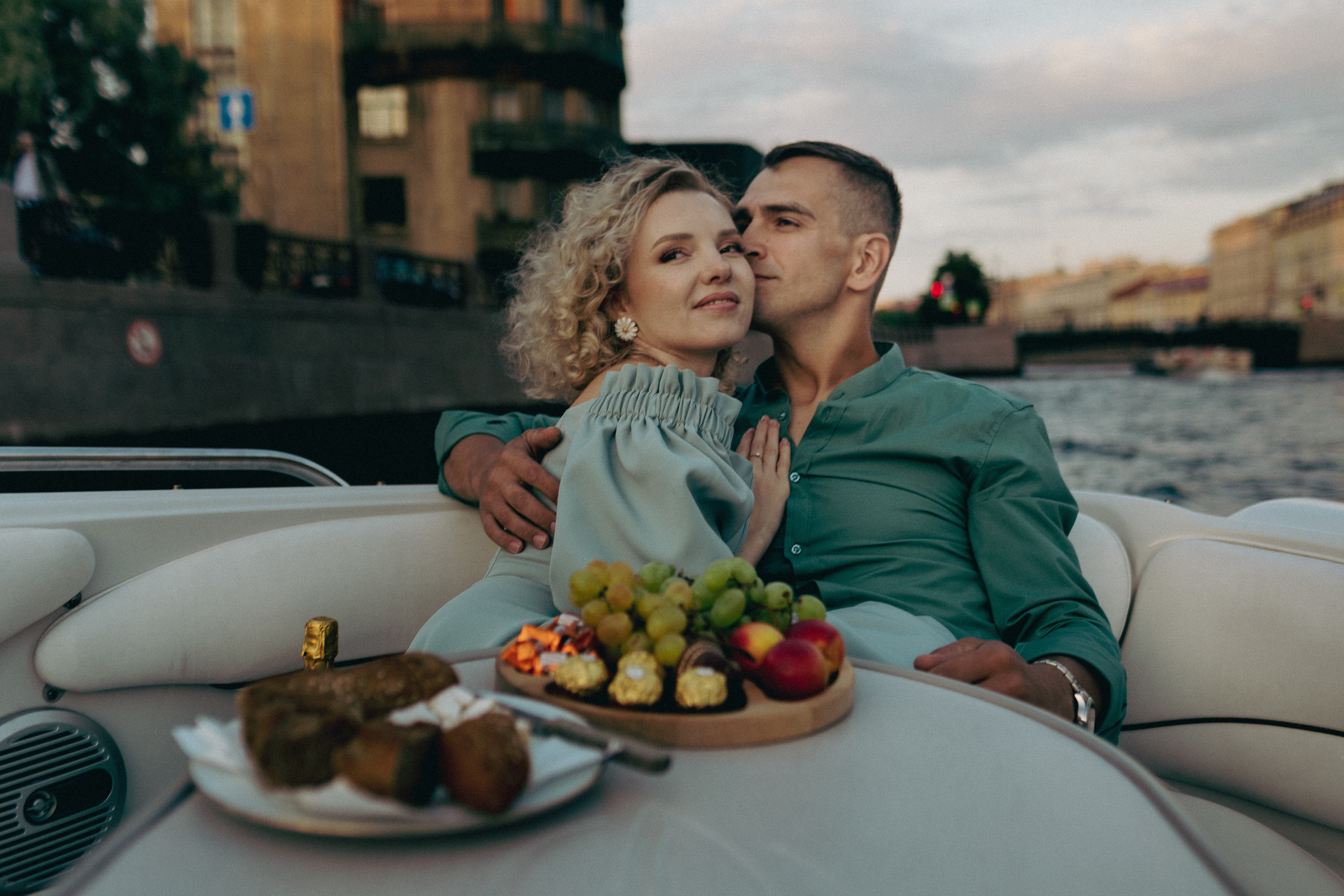 Фотосессия по рекам и каналам Санкт-Петербурга | СПб. Женский, семейный и контент фотограф Ирина Ульянова в Санкт-Петербурге