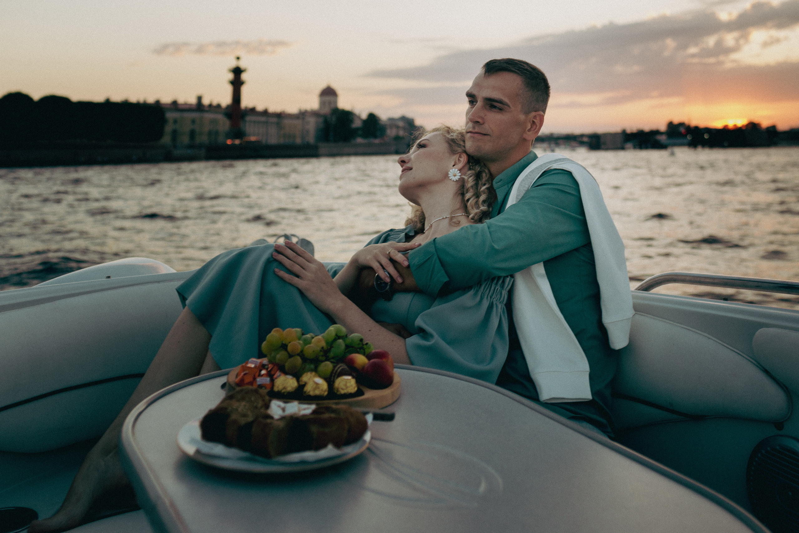 Фотосессия по рекам и каналам Санкт-Петербурга | СПб. Женский, семейный и контент фотограф Ирина Ульянова в Санкт-Петербурге