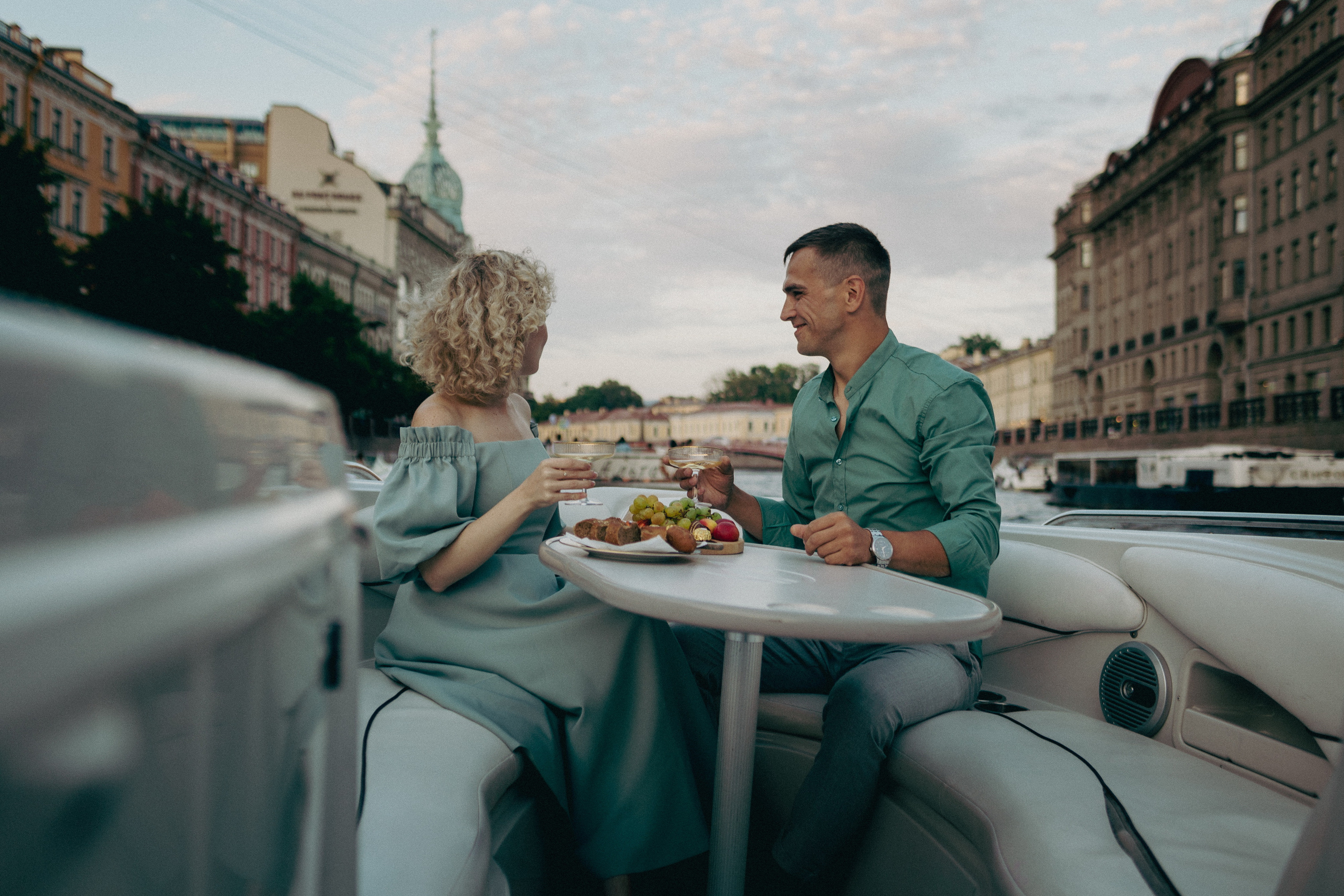 Фотосессия по рекам и каналам Санкт-Петербурга | СПб. Женский, семейный и контент фотограф Ирина Ульянова в Санкт-Петербурге