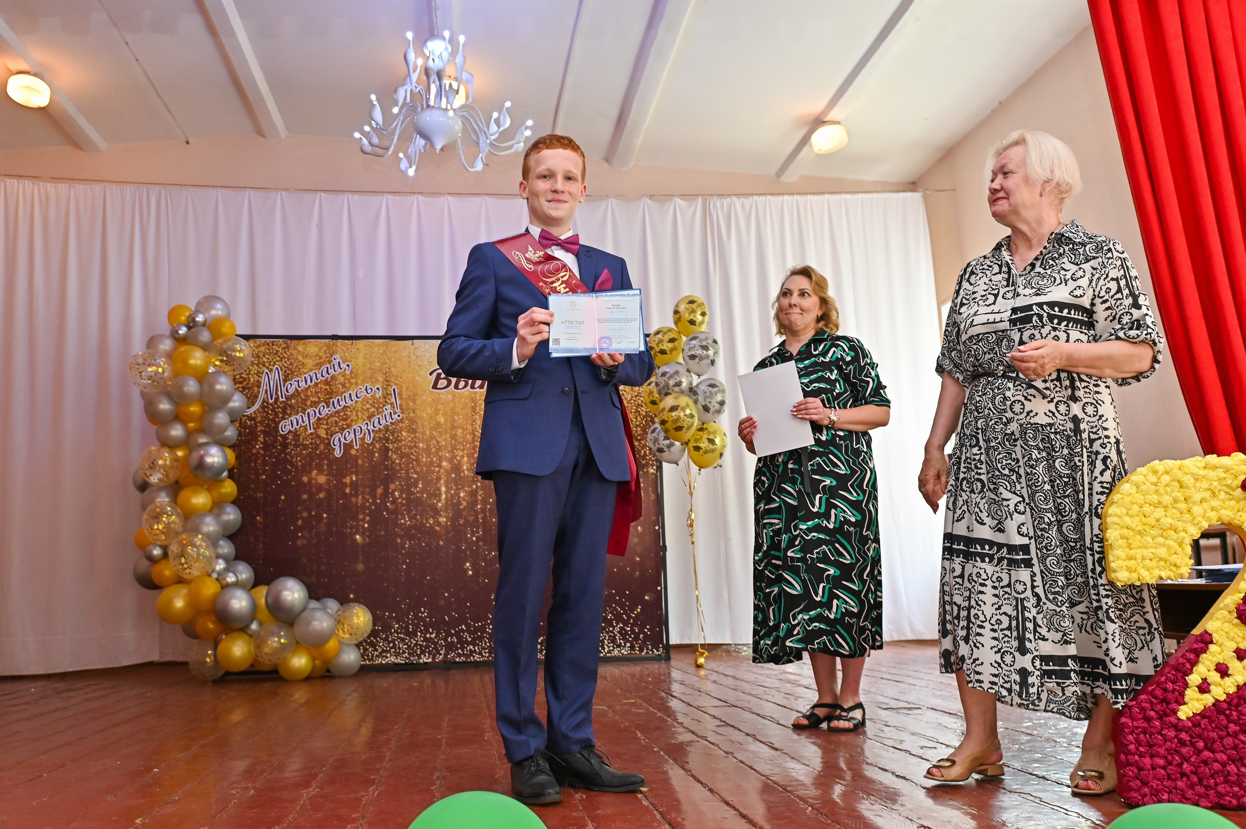 Выпускной школа 48. Семейный и свадебный фотограф во Владивостоке