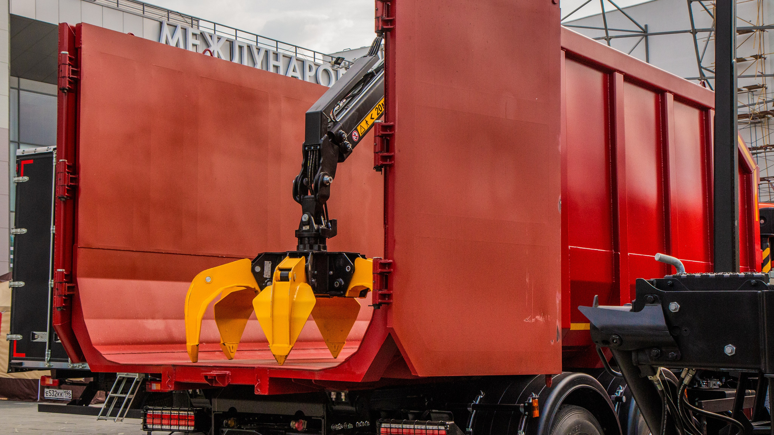 Трейд Актив Ресурс — ломовозы. Предметный и репортажный фотограф Алексей Кротов