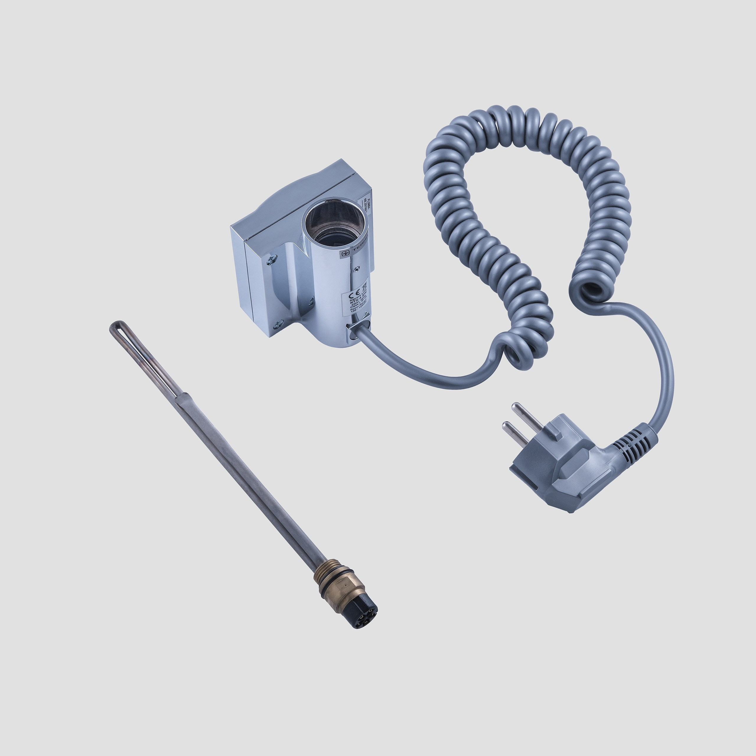 Предметные фотографии регуляторов и нагревателей для отопительных приборов