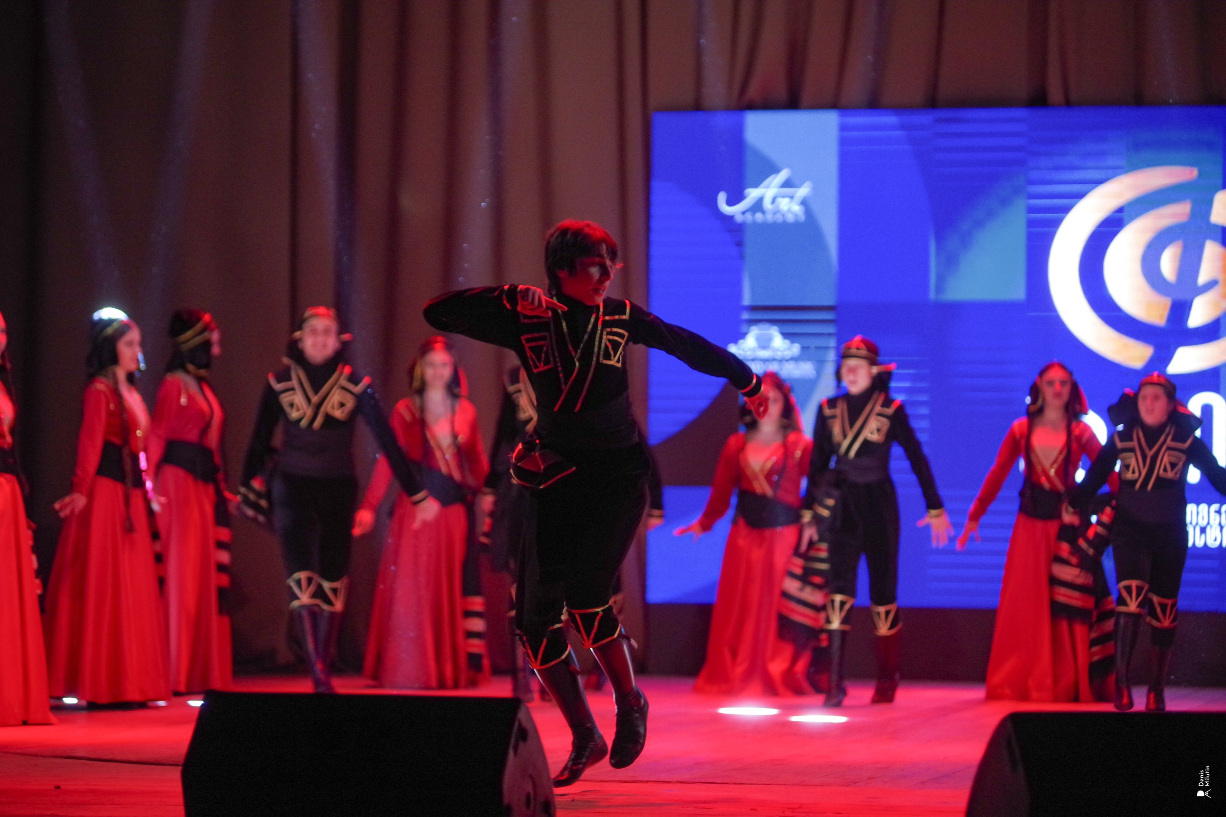 Танцы в Хоби. Портретный фотограф Денис Милютин