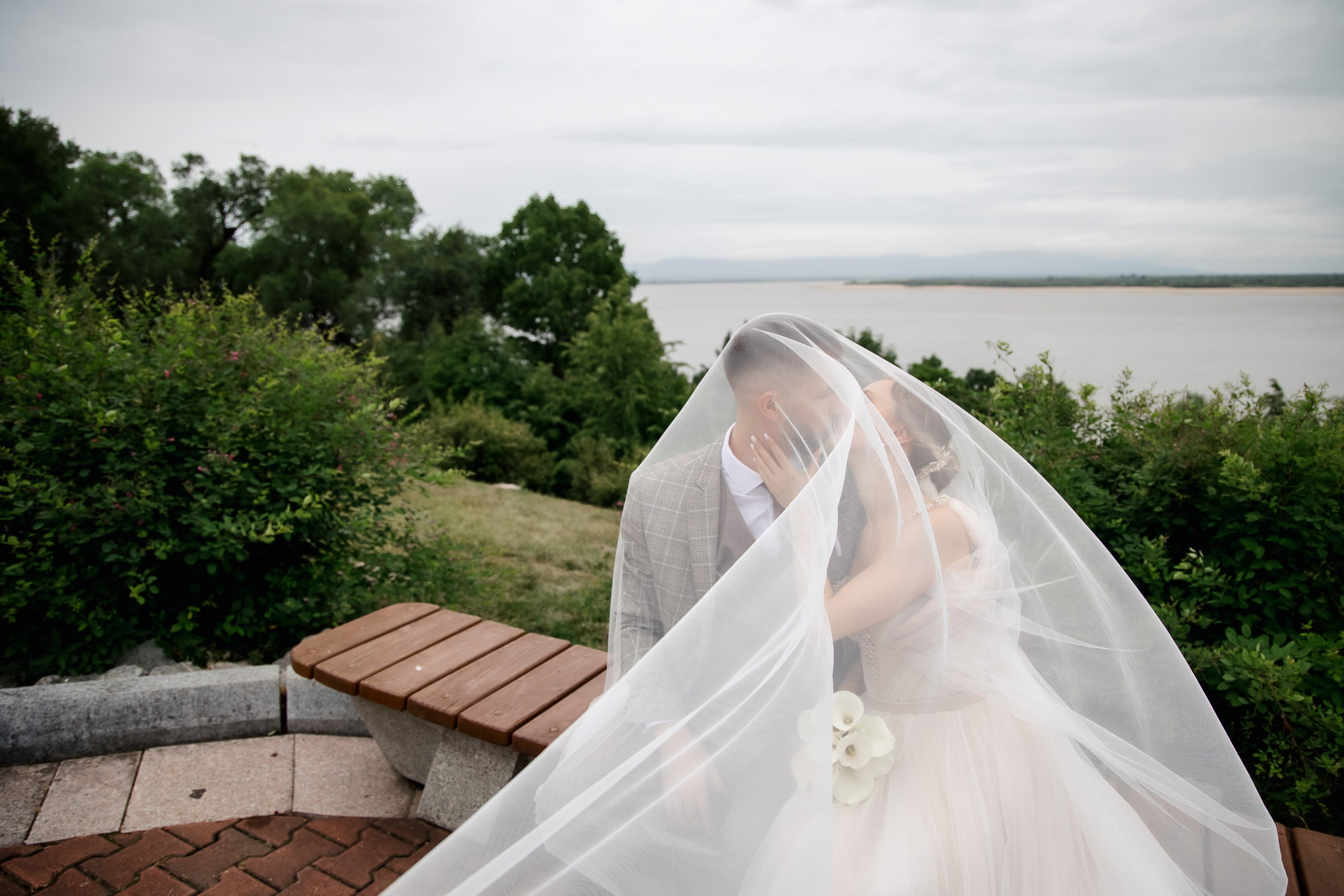 Степан и Ульяна. Утро. Загс. Прогулка. Дождь и солнце. Свадебный фотограф в Хабаровске