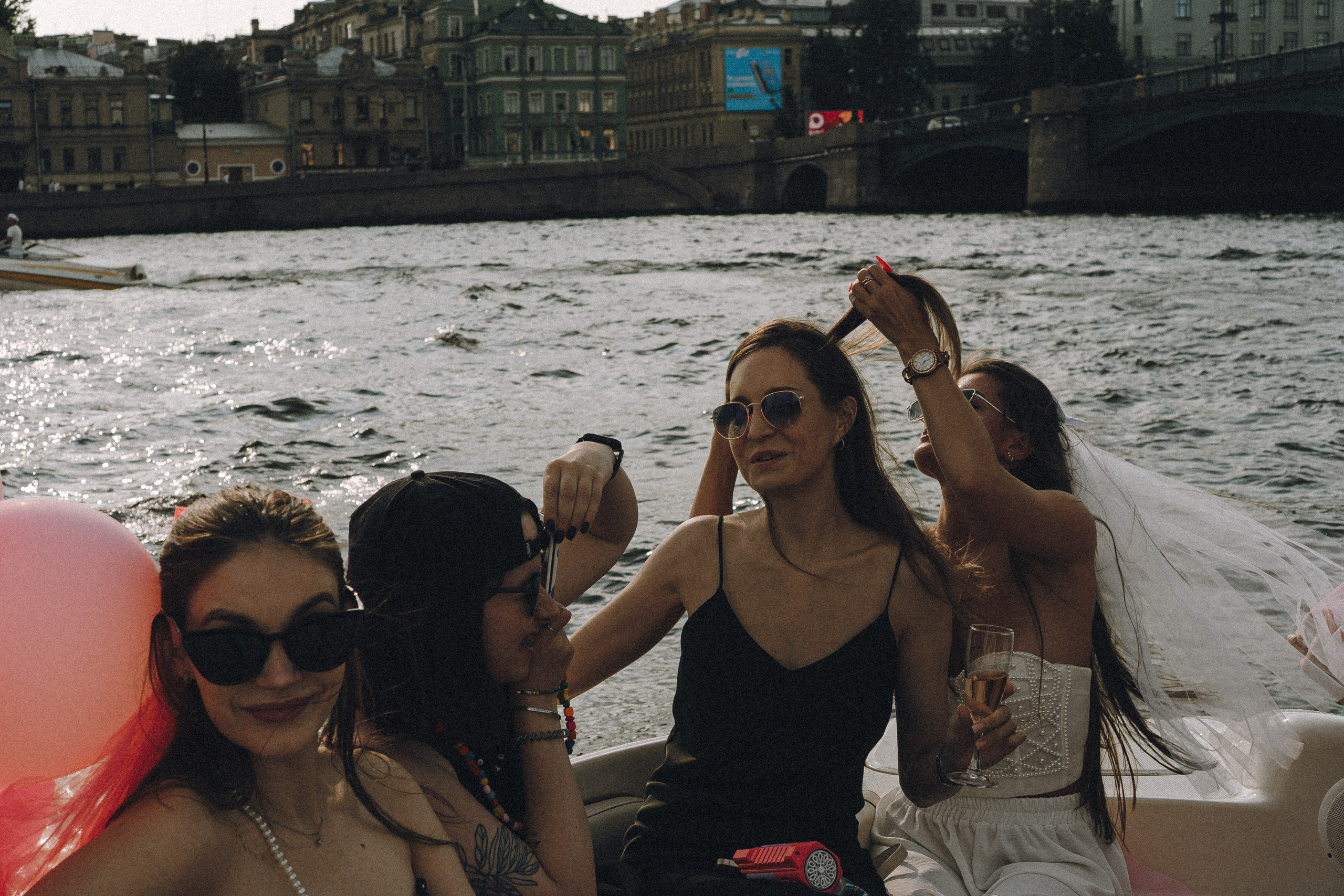 ДЕВИЧНИК НА КАТЕРЕ. Профессиональный фотограф, Санкт-Петербург — Виктория Богомолова