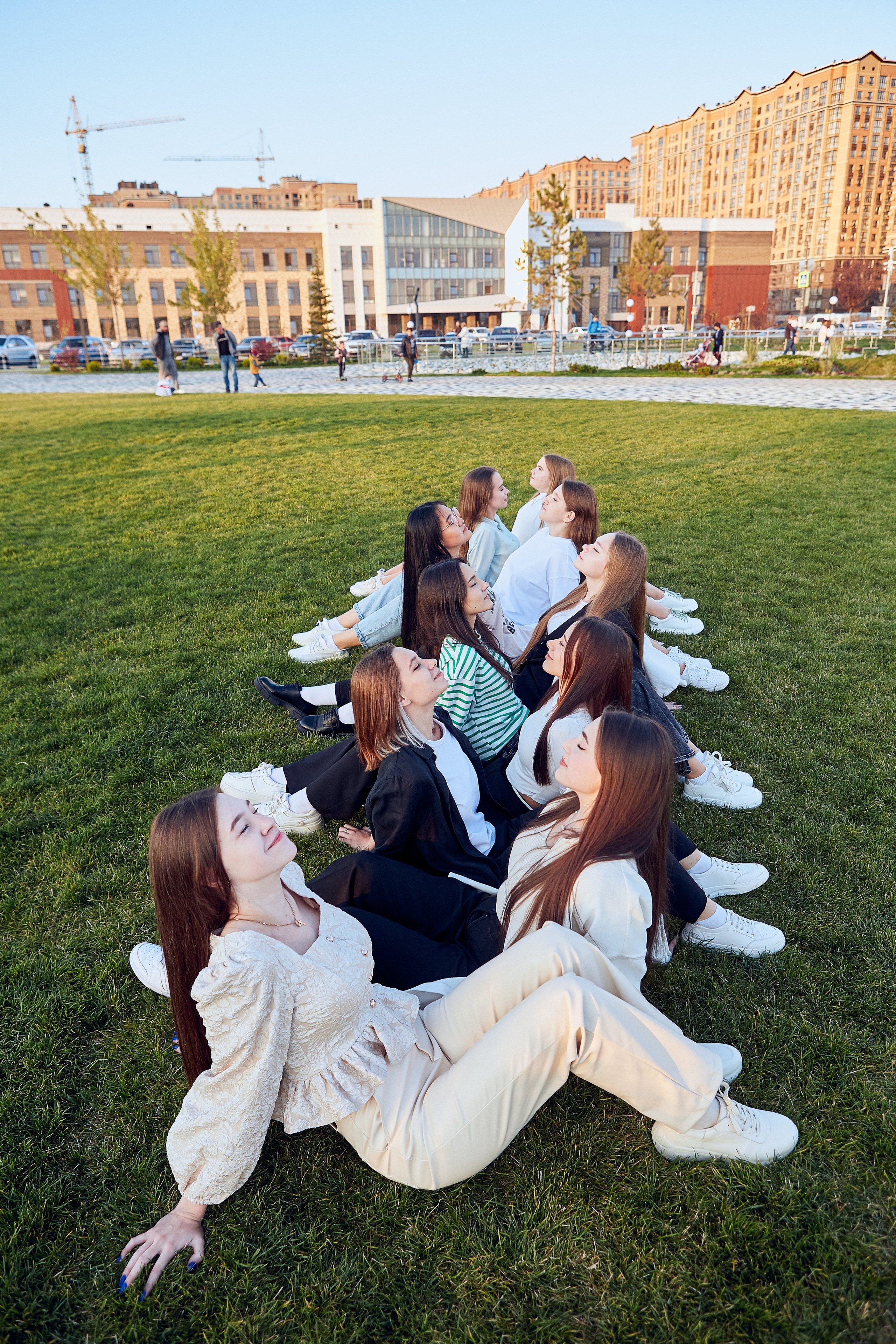 Сквер Героев России (Щипакина). Выпускные альбомы в Ставрополе