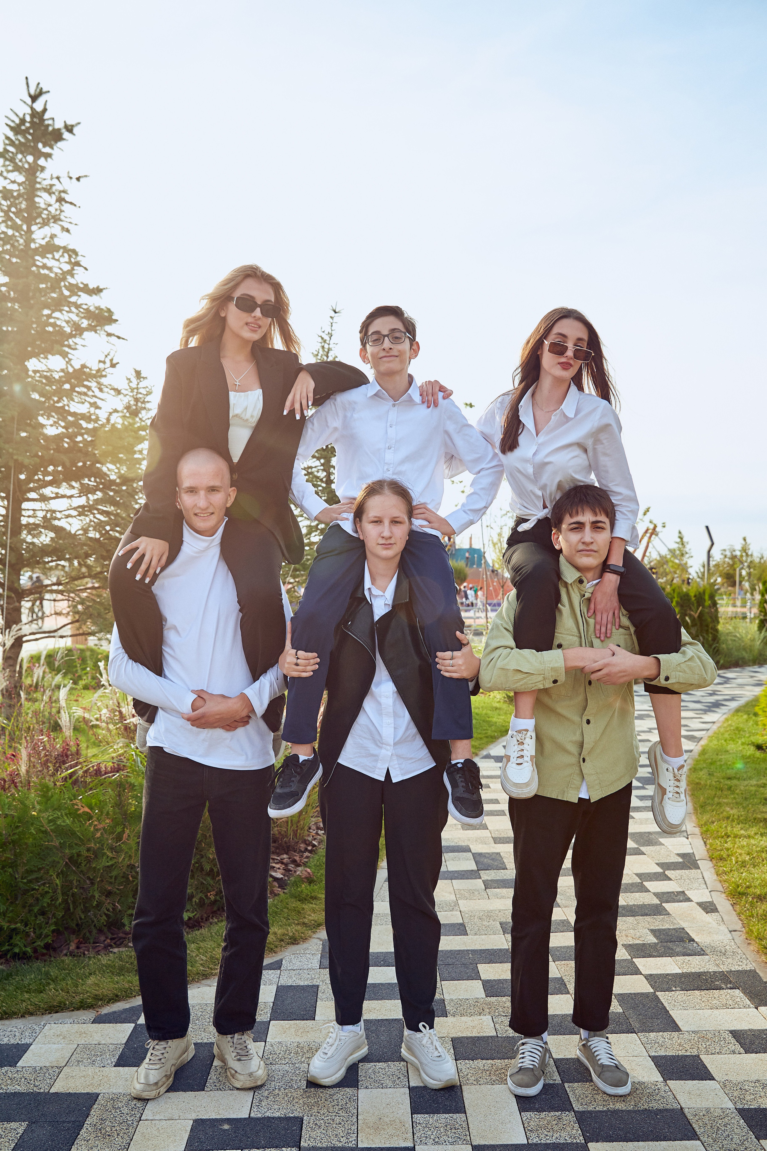 Сквер Героев России (Щипакина). Выпускные альбомы в Ставрополе