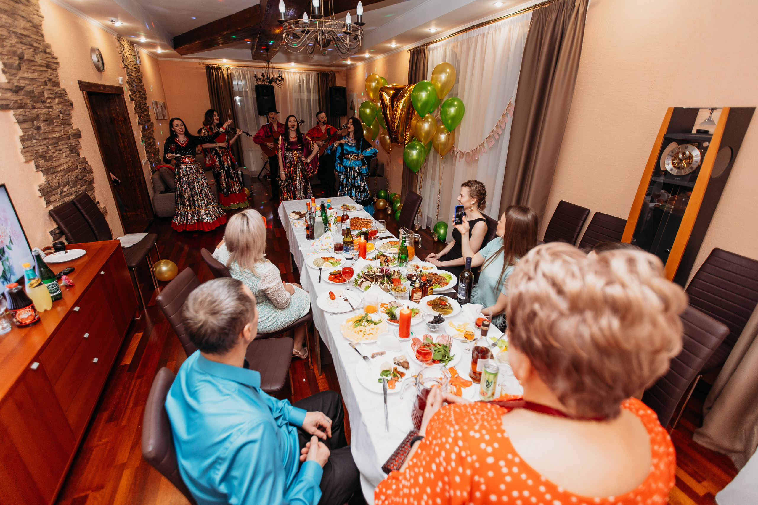 Банкет. Семейный фотограф Тюмень, фотограф на роды Салмина Мария