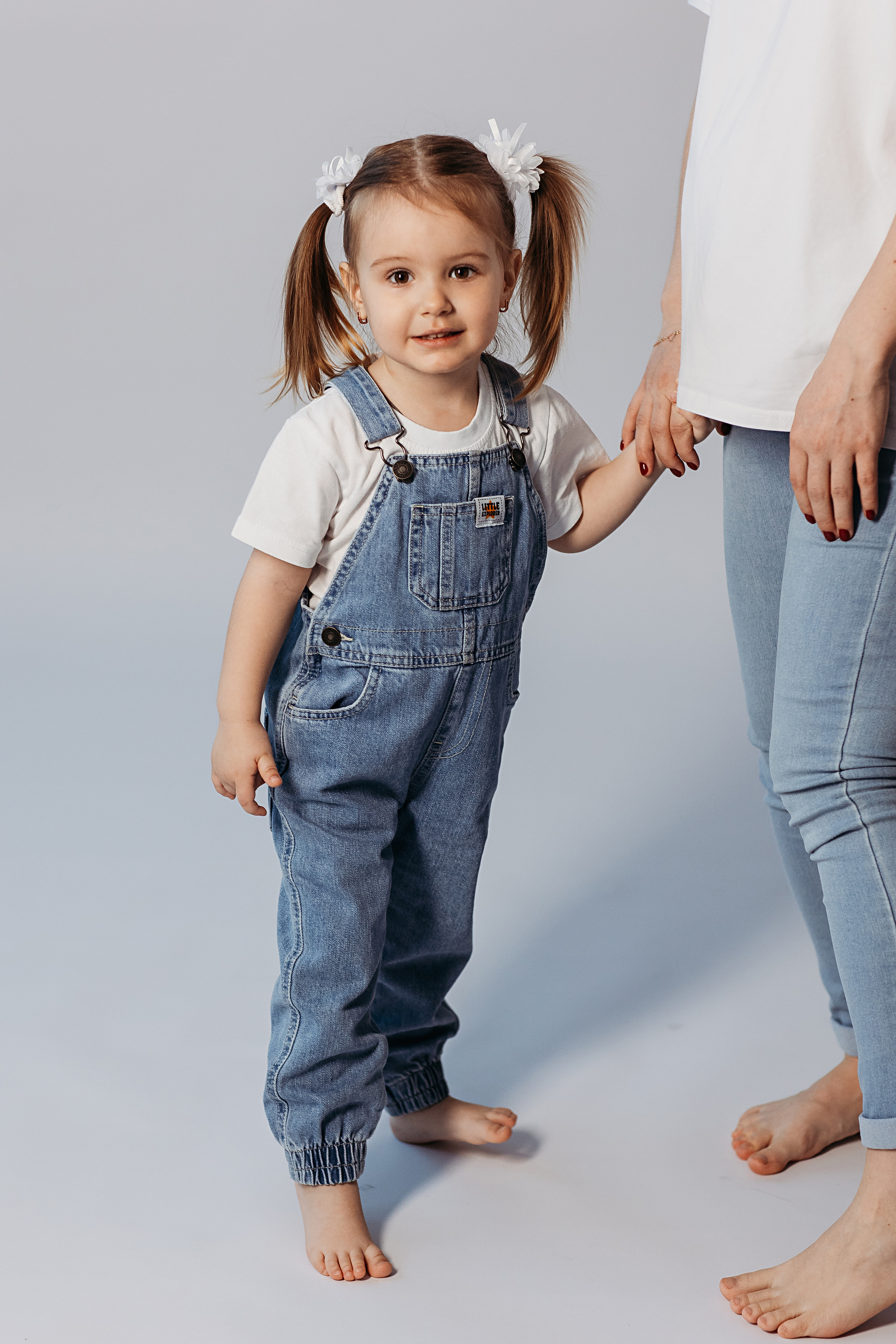 На фотофонах. Семейный фотограф Тюмень, фотограф на роды Салмина Мария