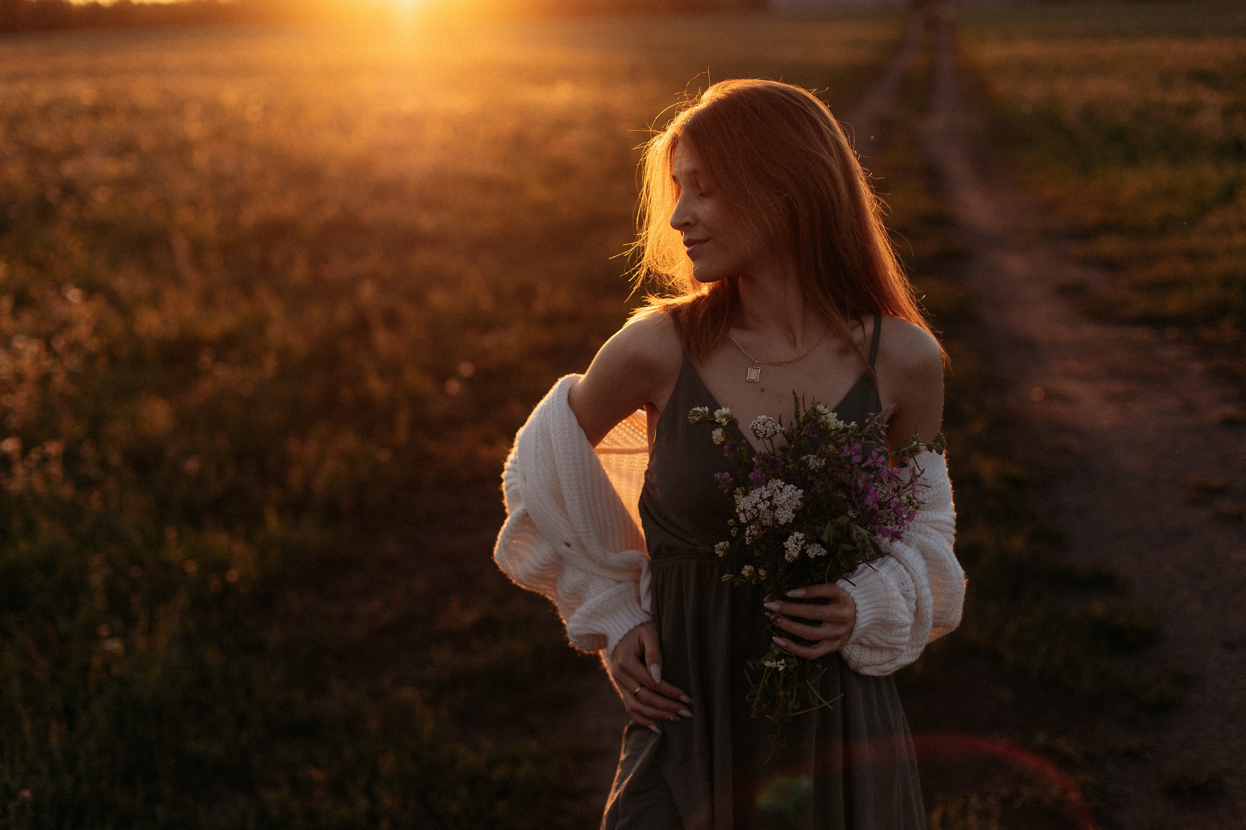 Поле. Семейный фотограф Тюмень, фотограф на роды Салмина Мария